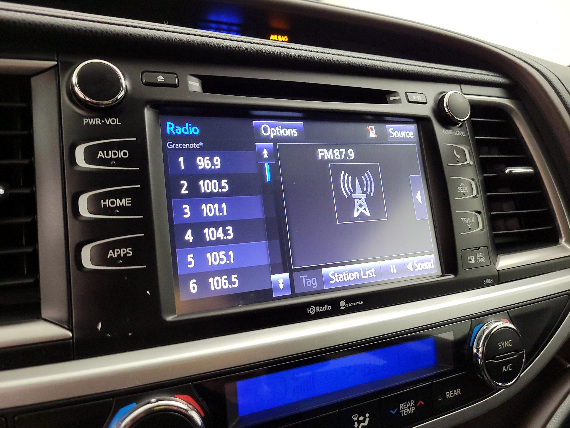 Thumbnail: 2014 Toyota Highlander - 15