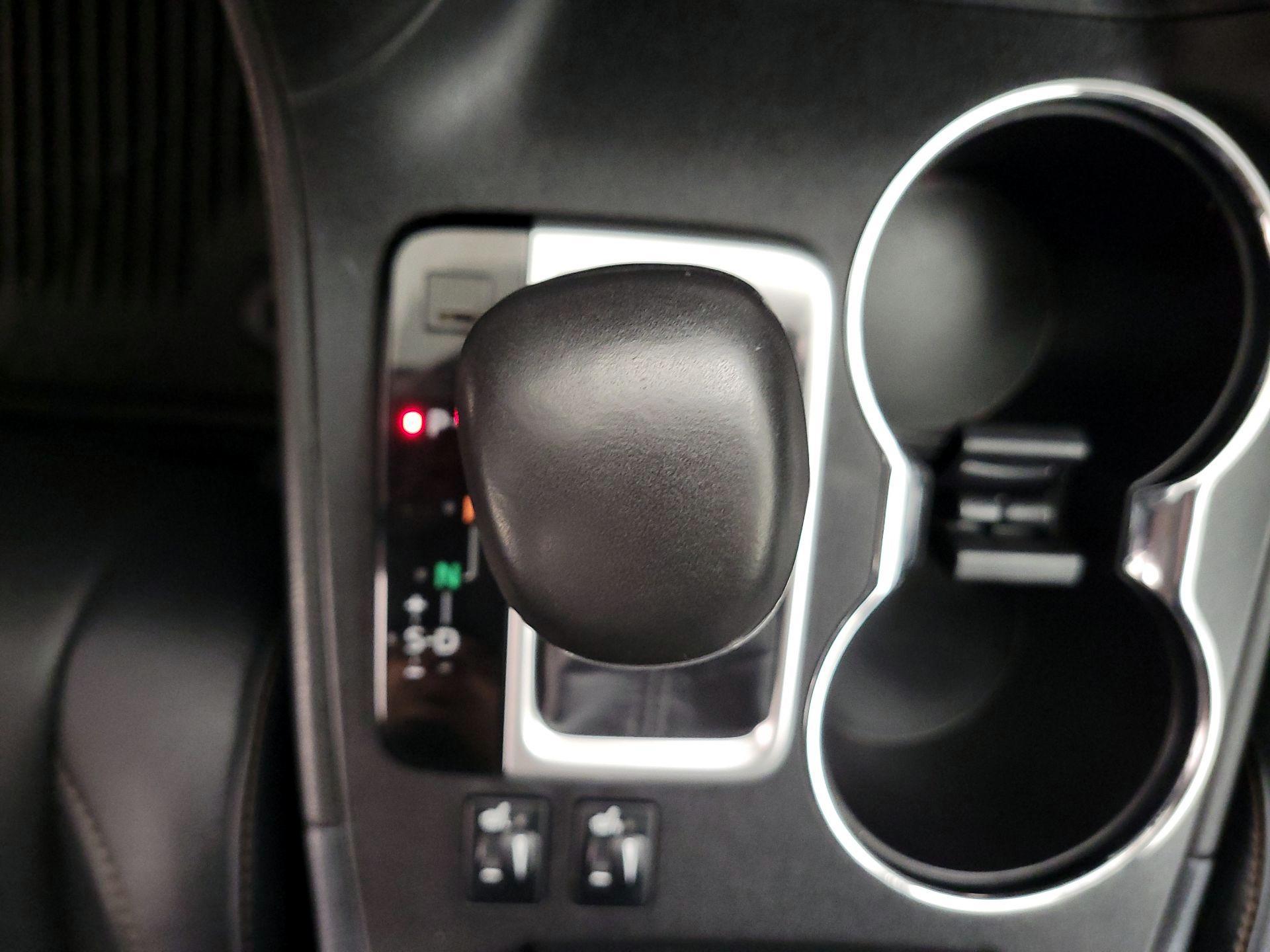 Thumbnail: 2014 Toyota Highlander - 17