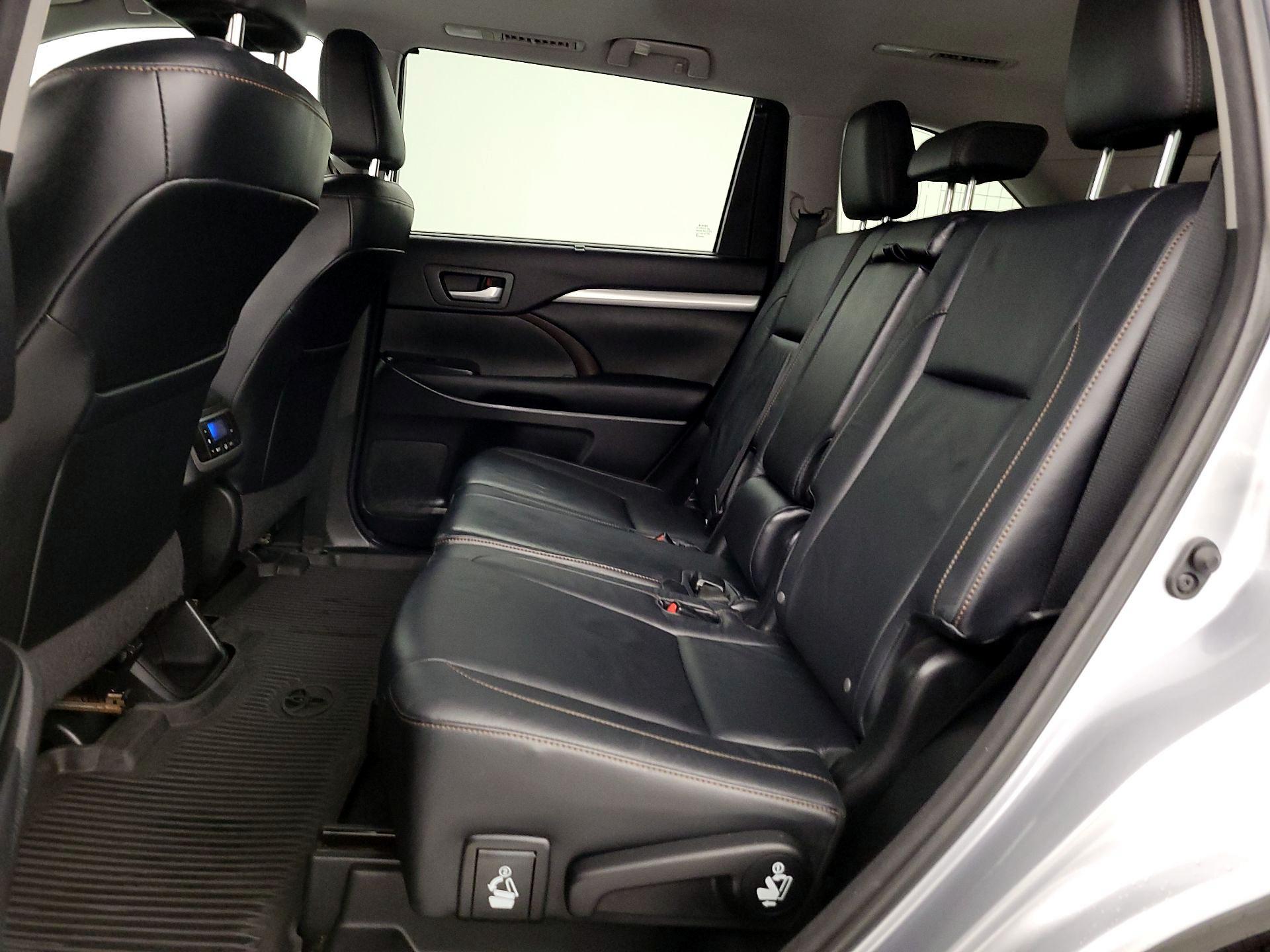 Thumbnail: 2014 Toyota Highlander - 18