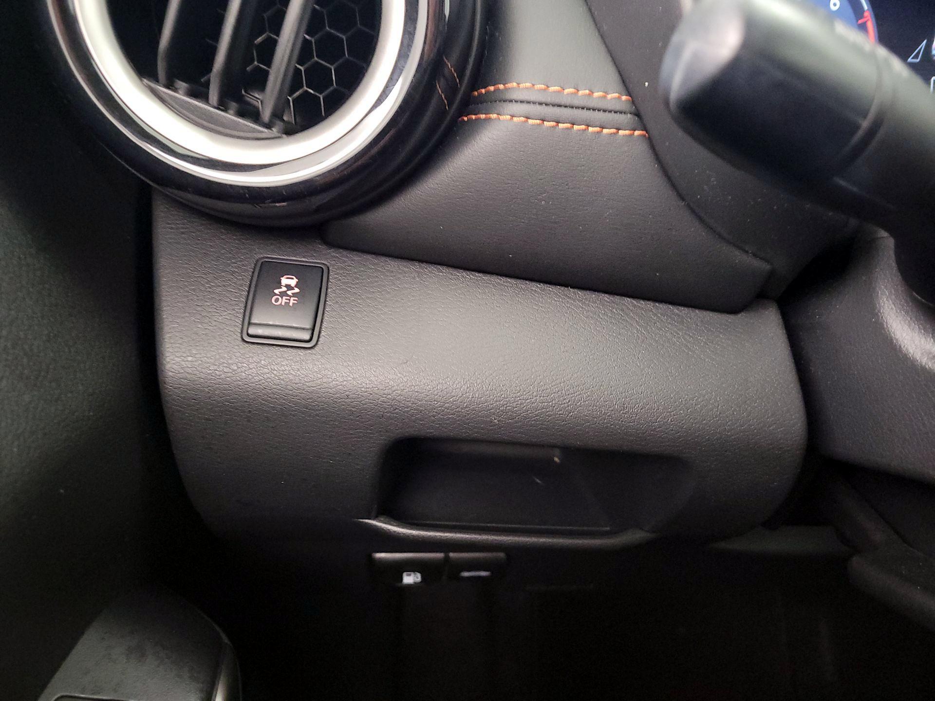 Thumbnail: 2018 Nissan Kicks - 13