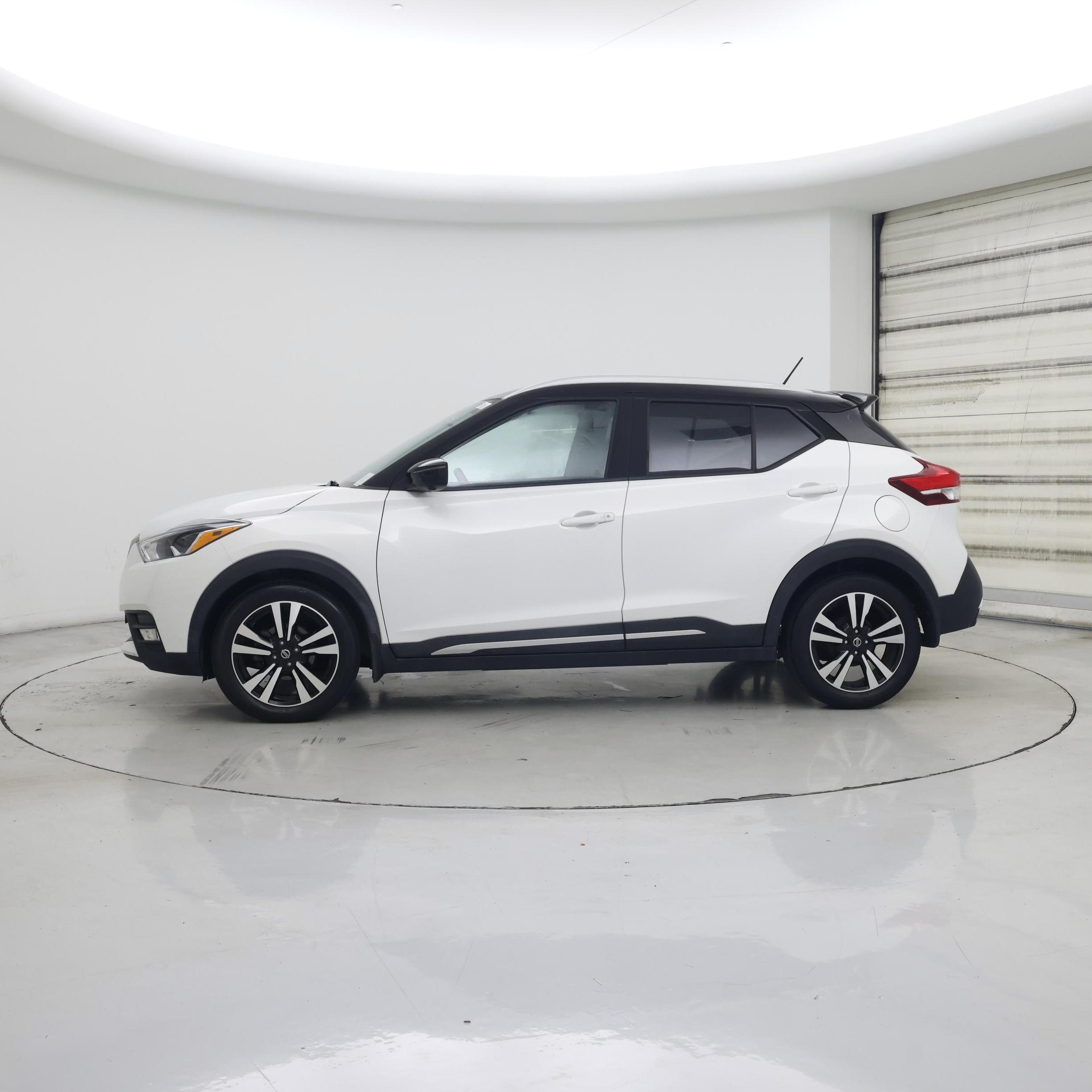 Thumbnail: 2018 Nissan Kicks - 3