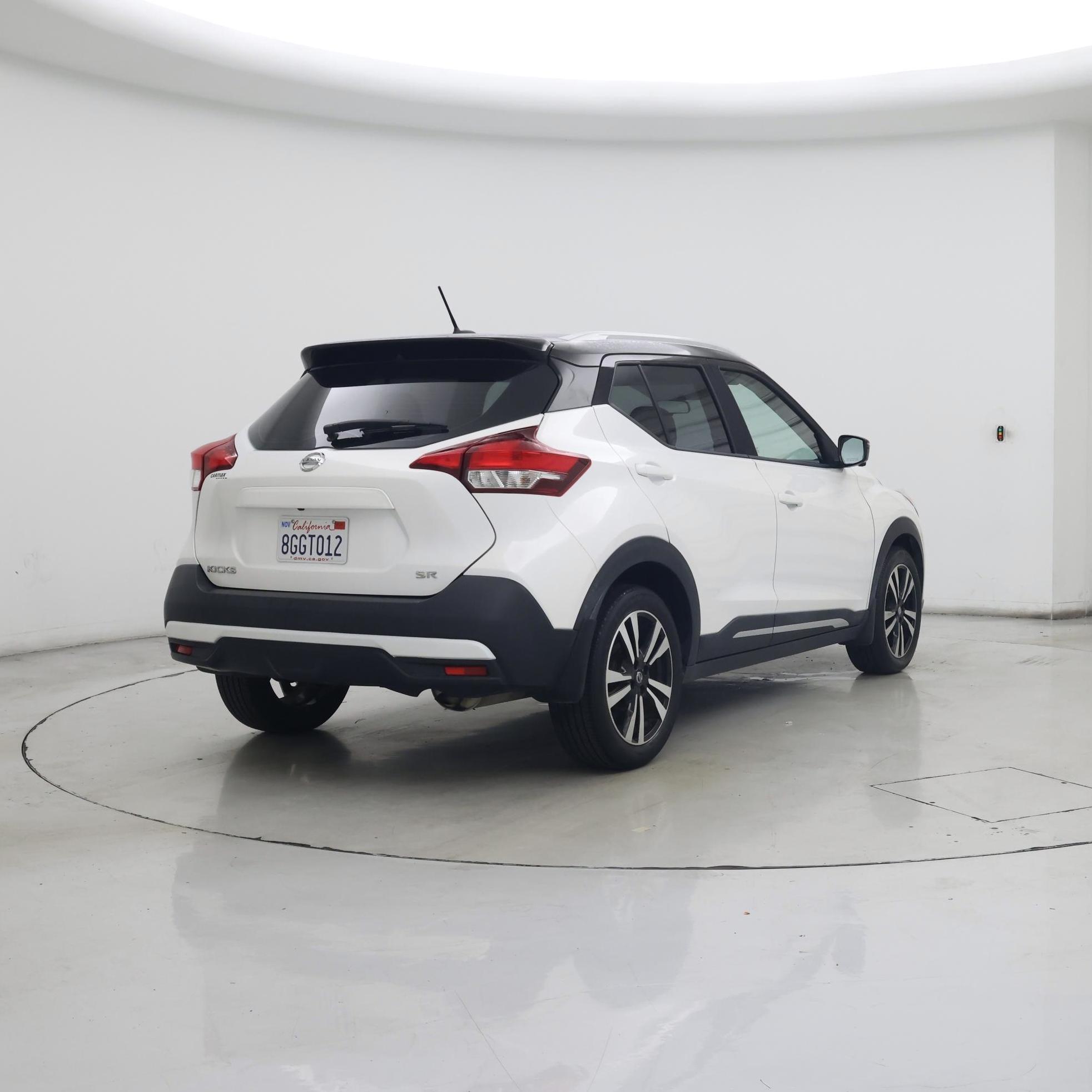 Thumbnail: 2018 Nissan Kicks - 8