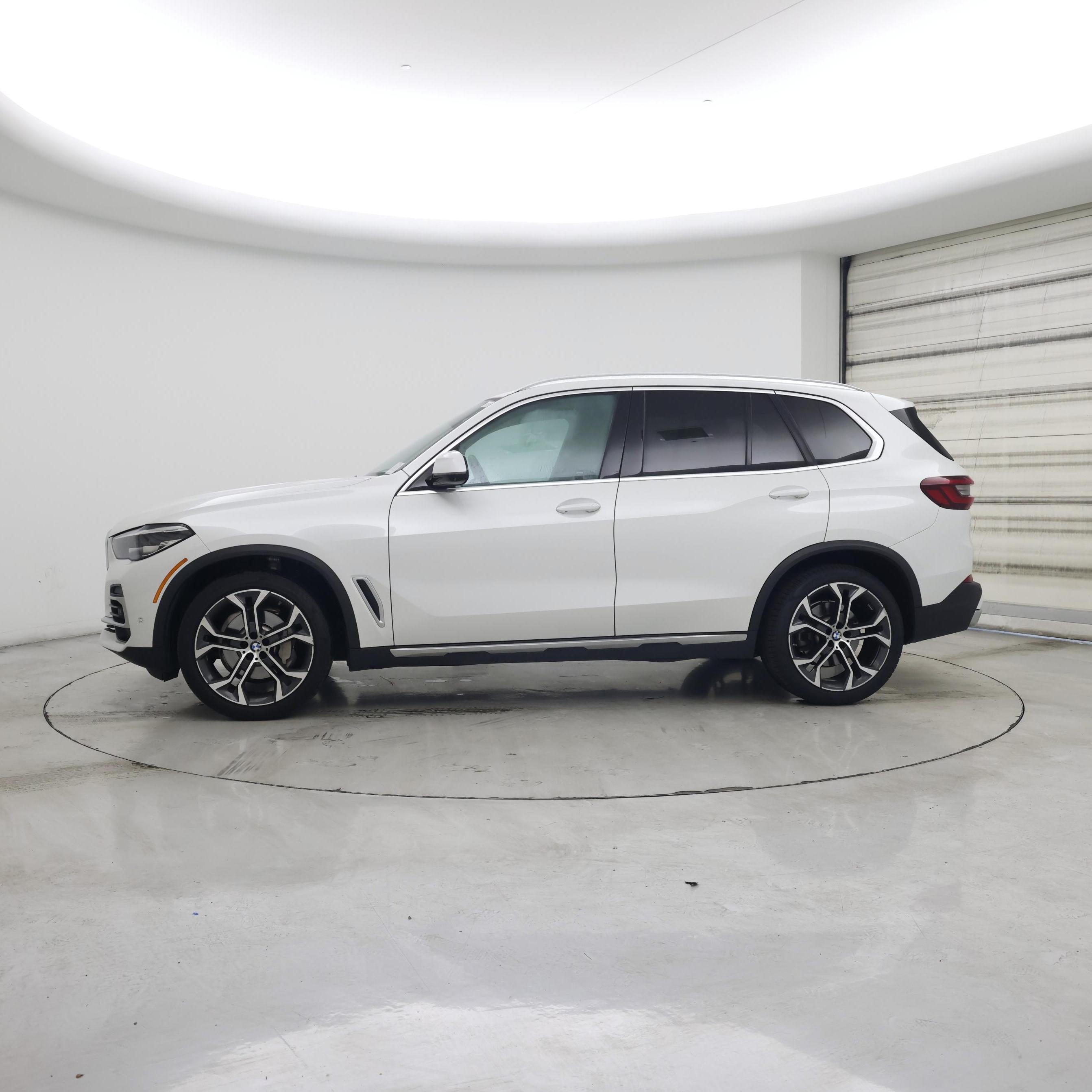 Thumbnail: 2022 BMW X5 - 3