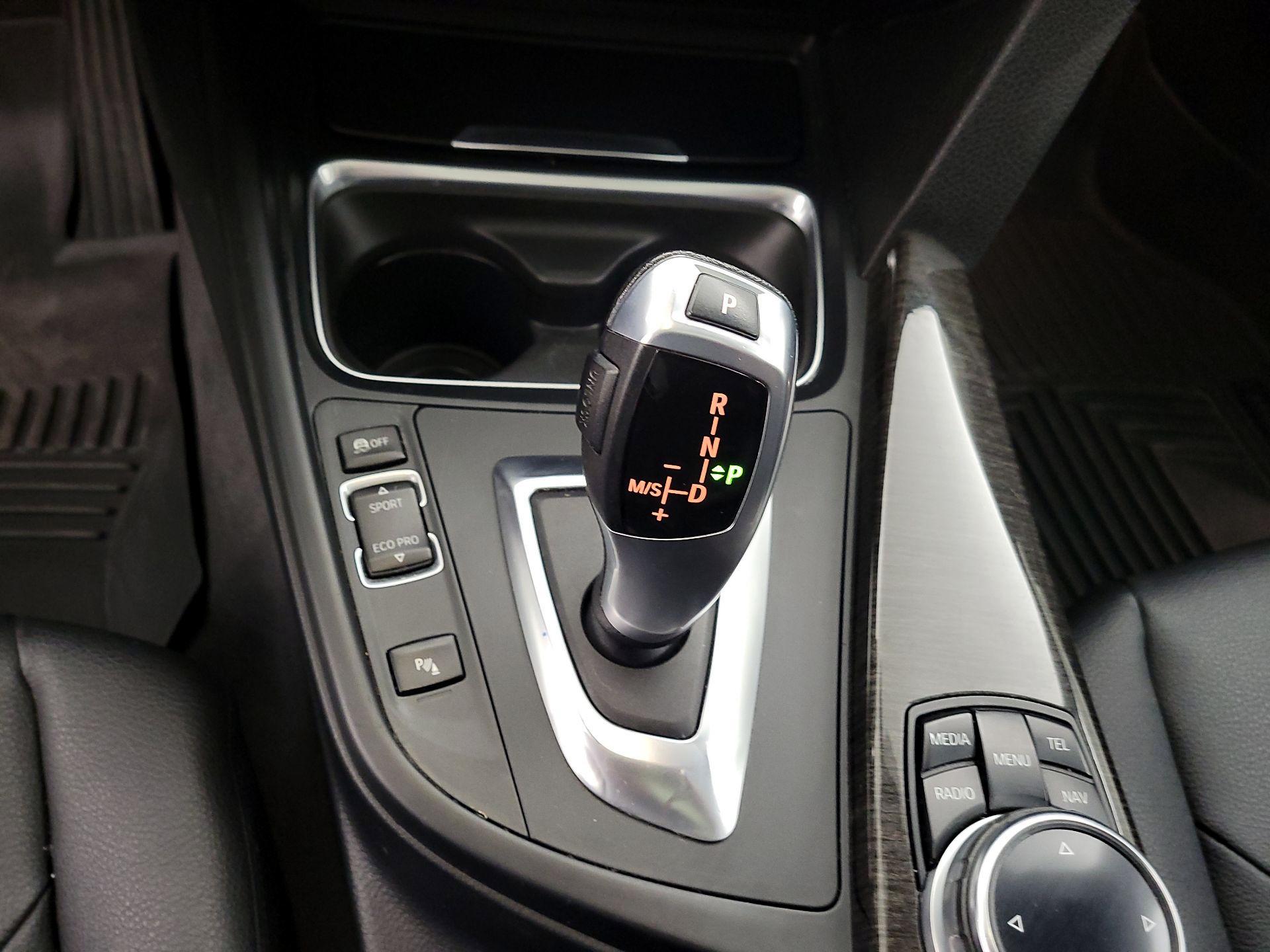 Thumbnail: 2015 BMW 3 Series - 16