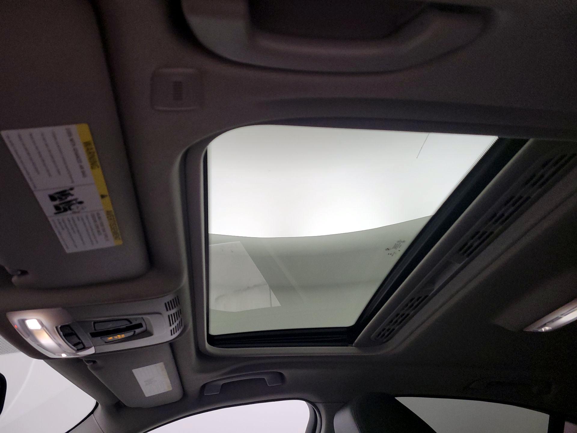 Thumbnail: 2015 BMW 3 Series - 17