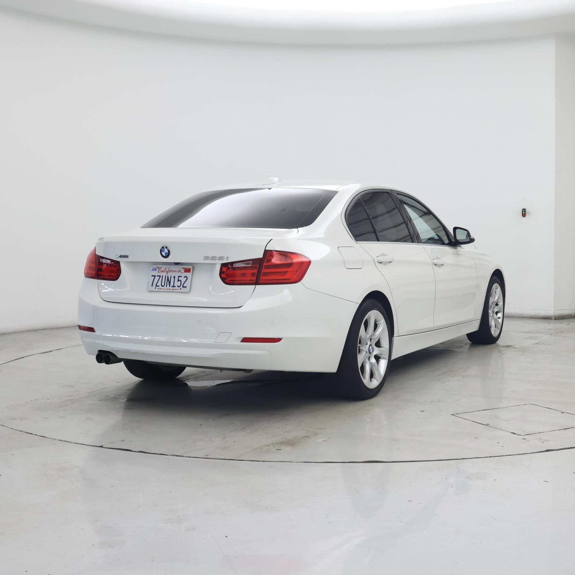 Thumbnail: 2015 BMW 3 Series - 8