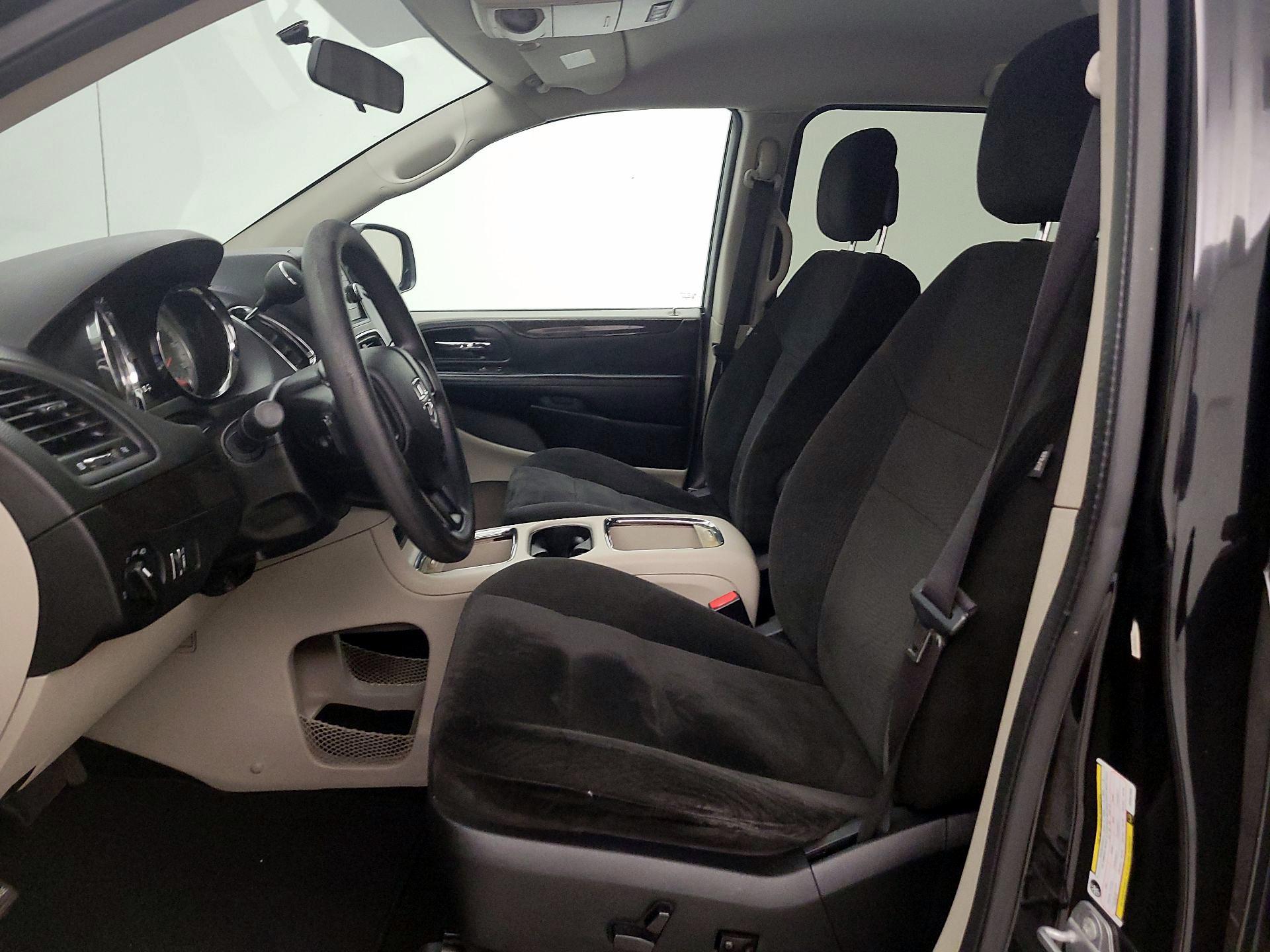 Thumbnail: 2016 Dodge Grand Caravan - 11