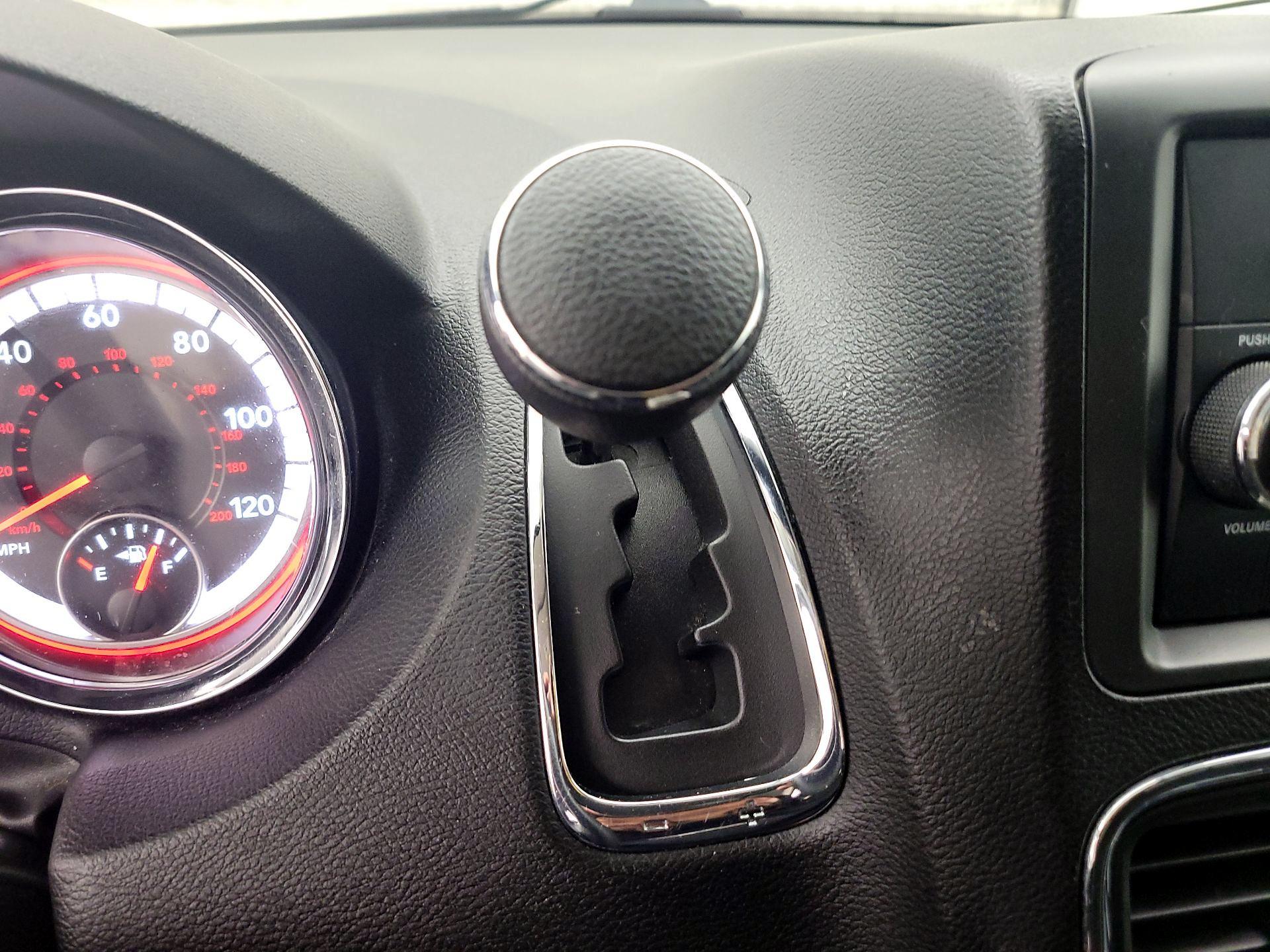 Thumbnail: 2016 Dodge Grand Caravan - 15