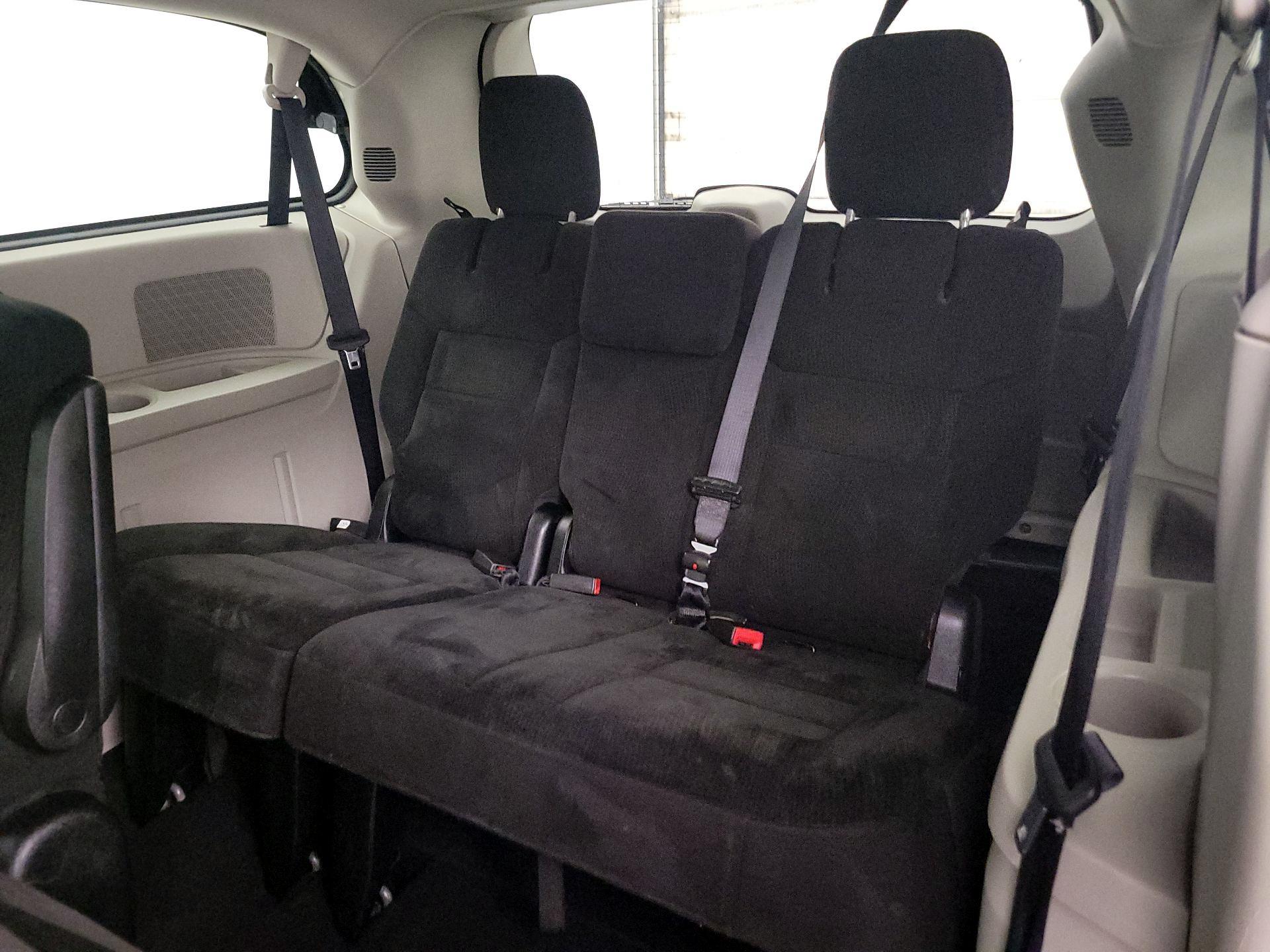 Thumbnail: 2016 Dodge Grand Caravan - 17