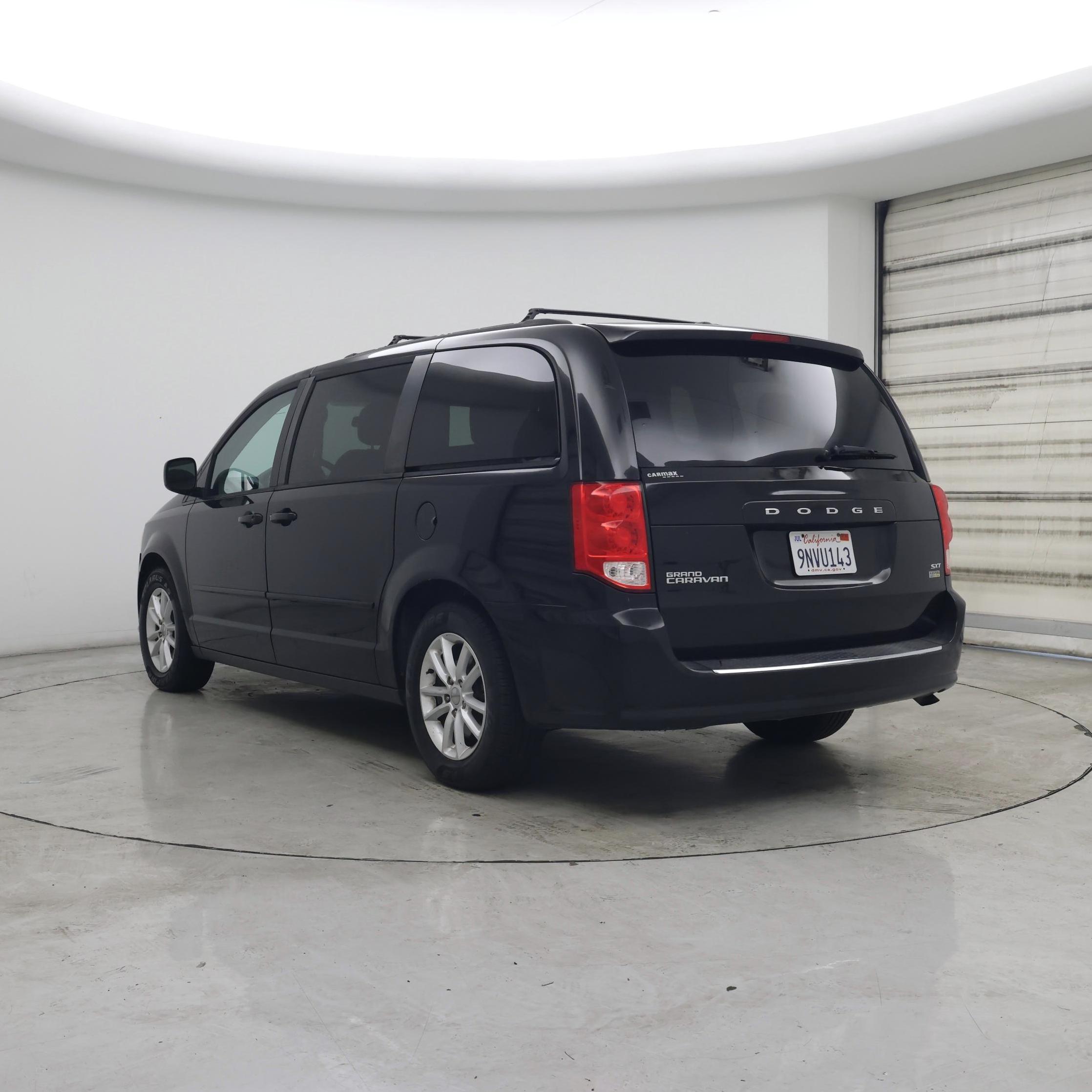 Thumbnail: 2016 Dodge Grand Caravan - 2