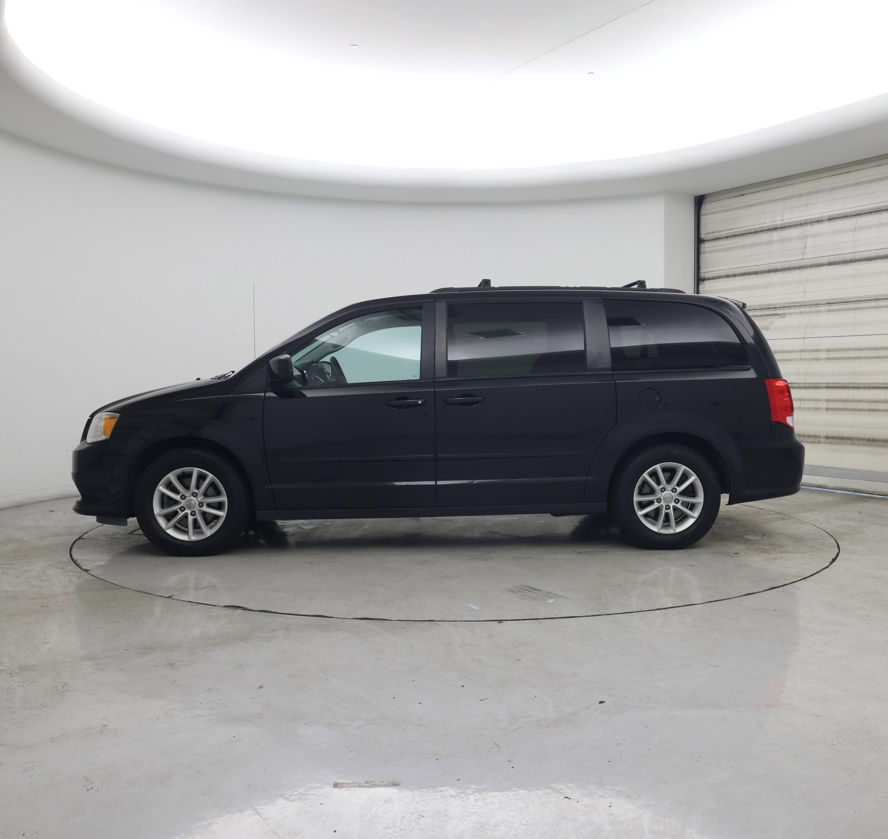 Thumbnail: 2016 Dodge Grand Caravan - 3