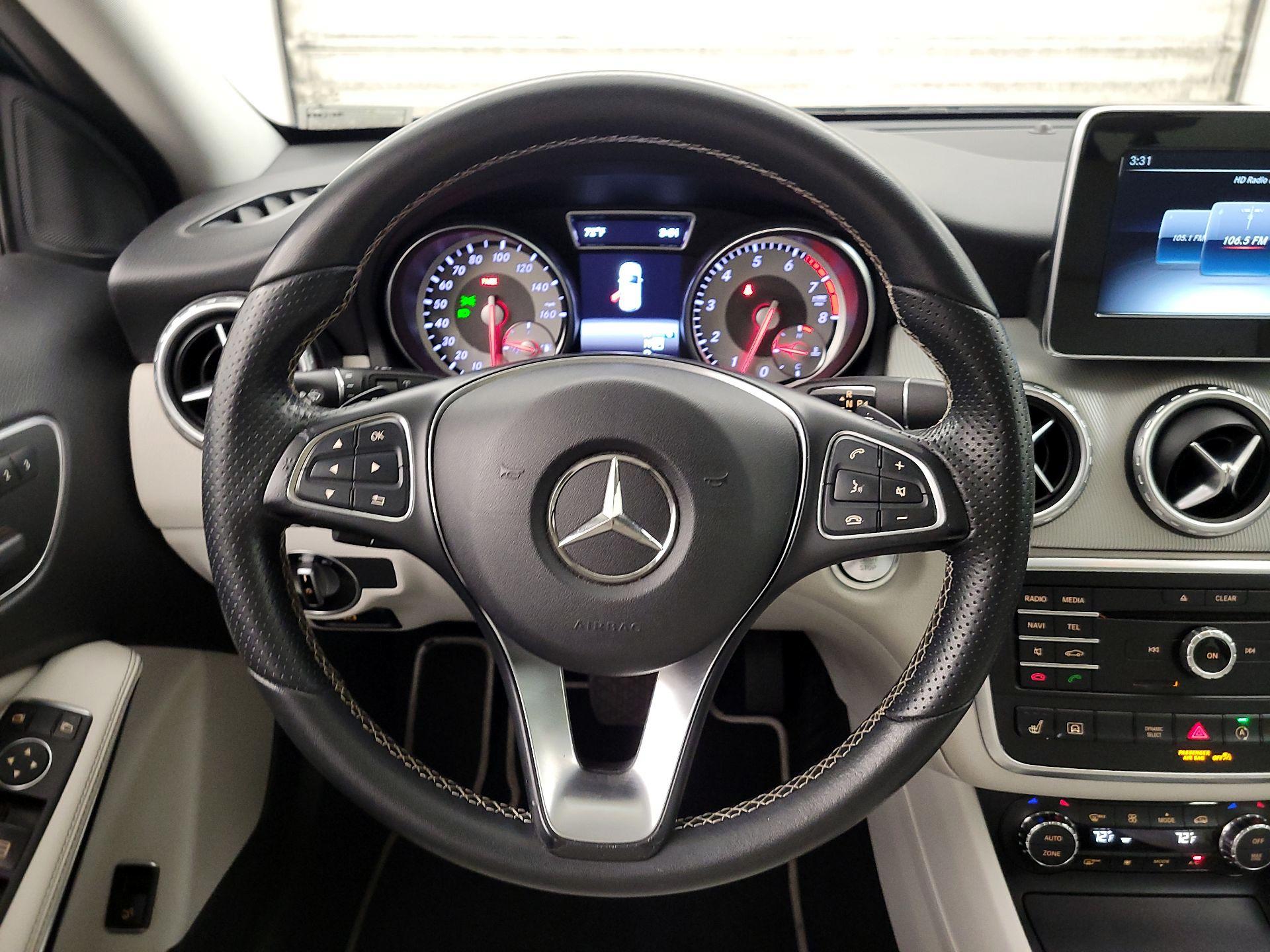 Thumbnail: 2017 Mercedes-Benz GLA - 10