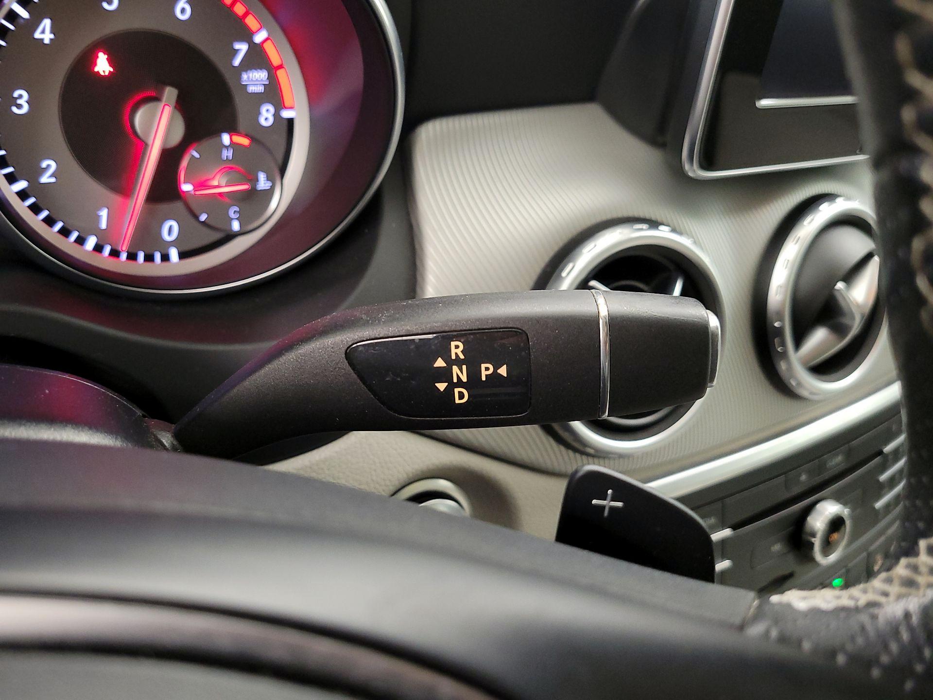 Thumbnail: 2017 Mercedes-Benz GLA - 16