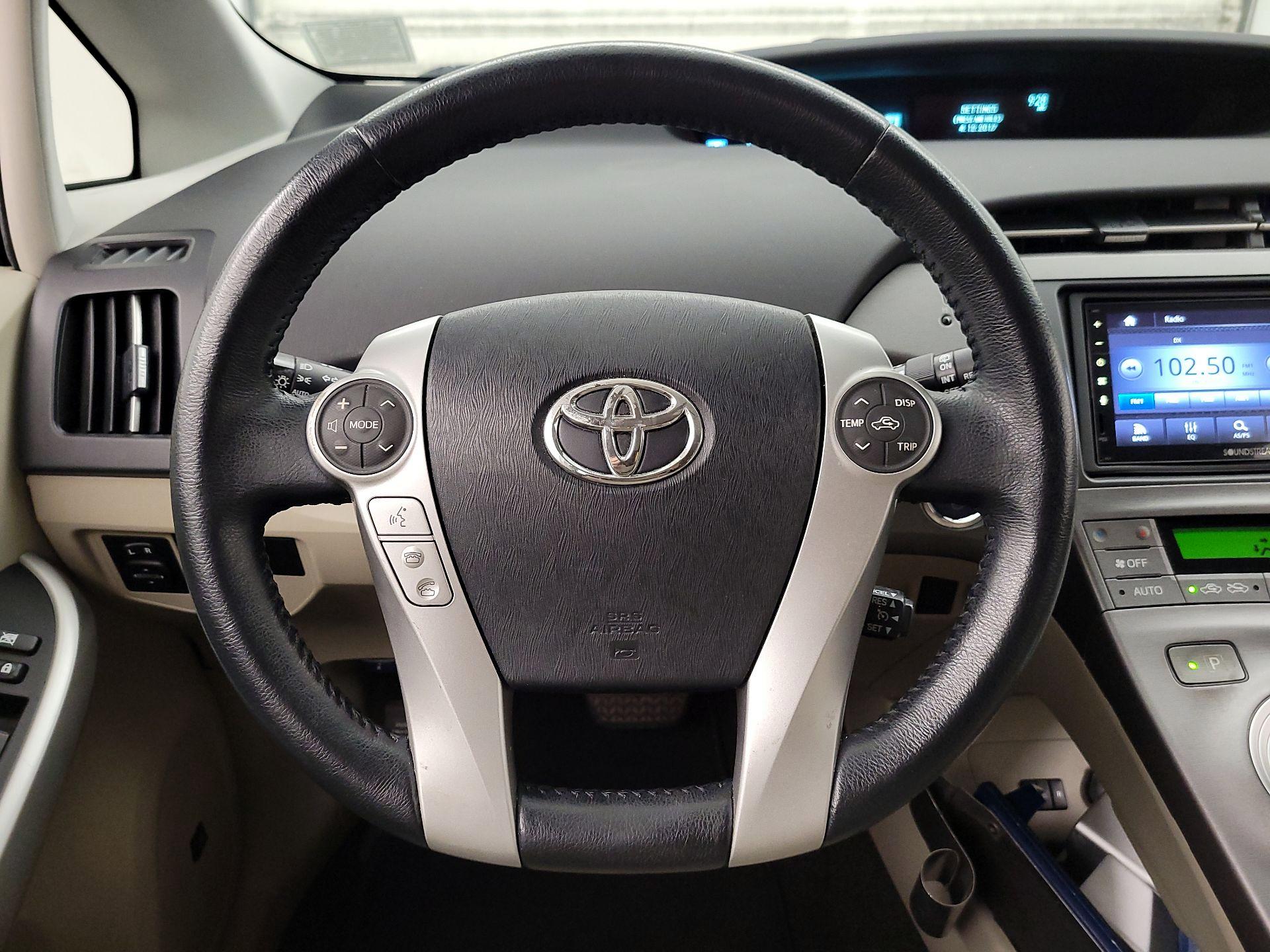 Thumbnail: 2015 Toyota Prius - 10