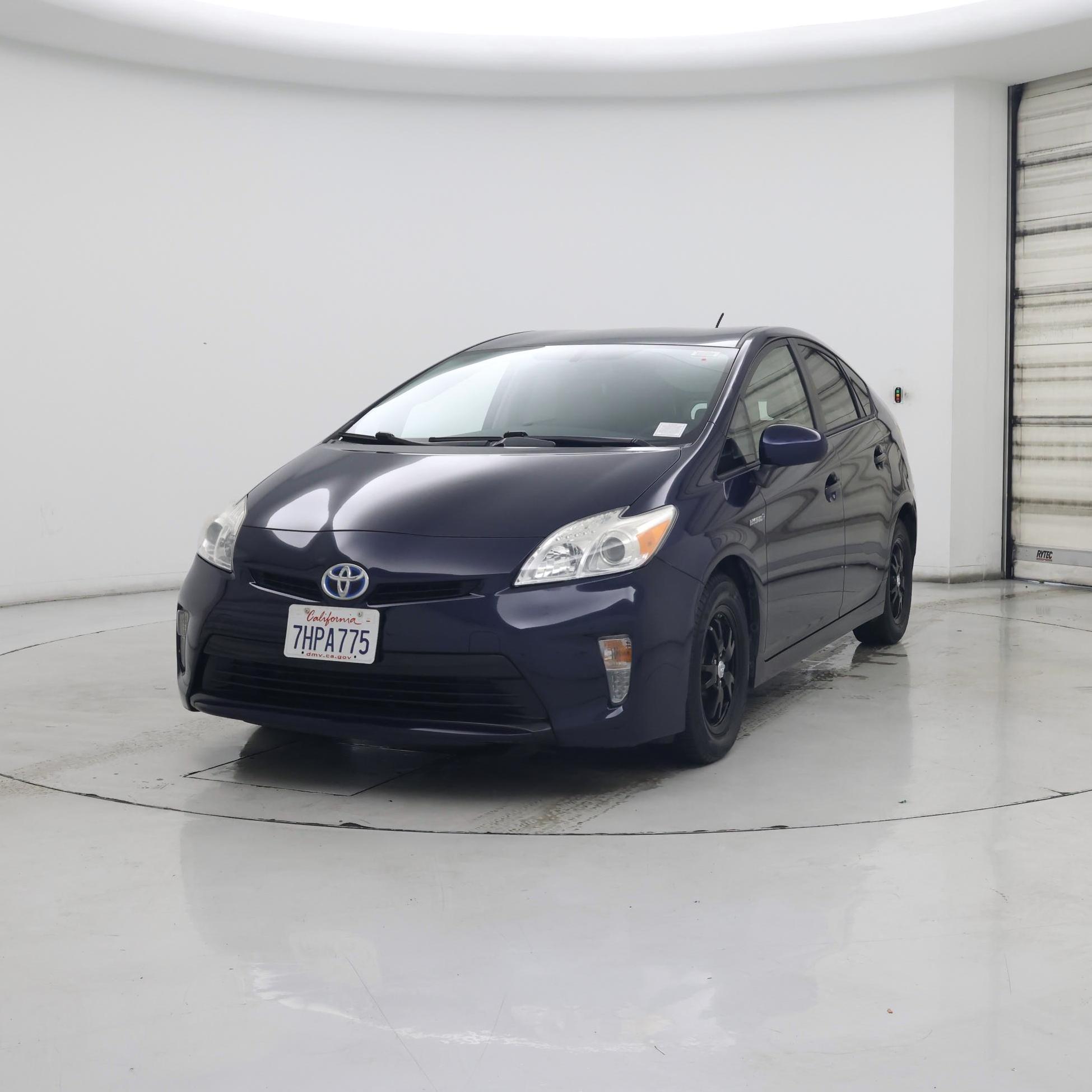 Thumbnail: 2015 Toyota Prius - 4