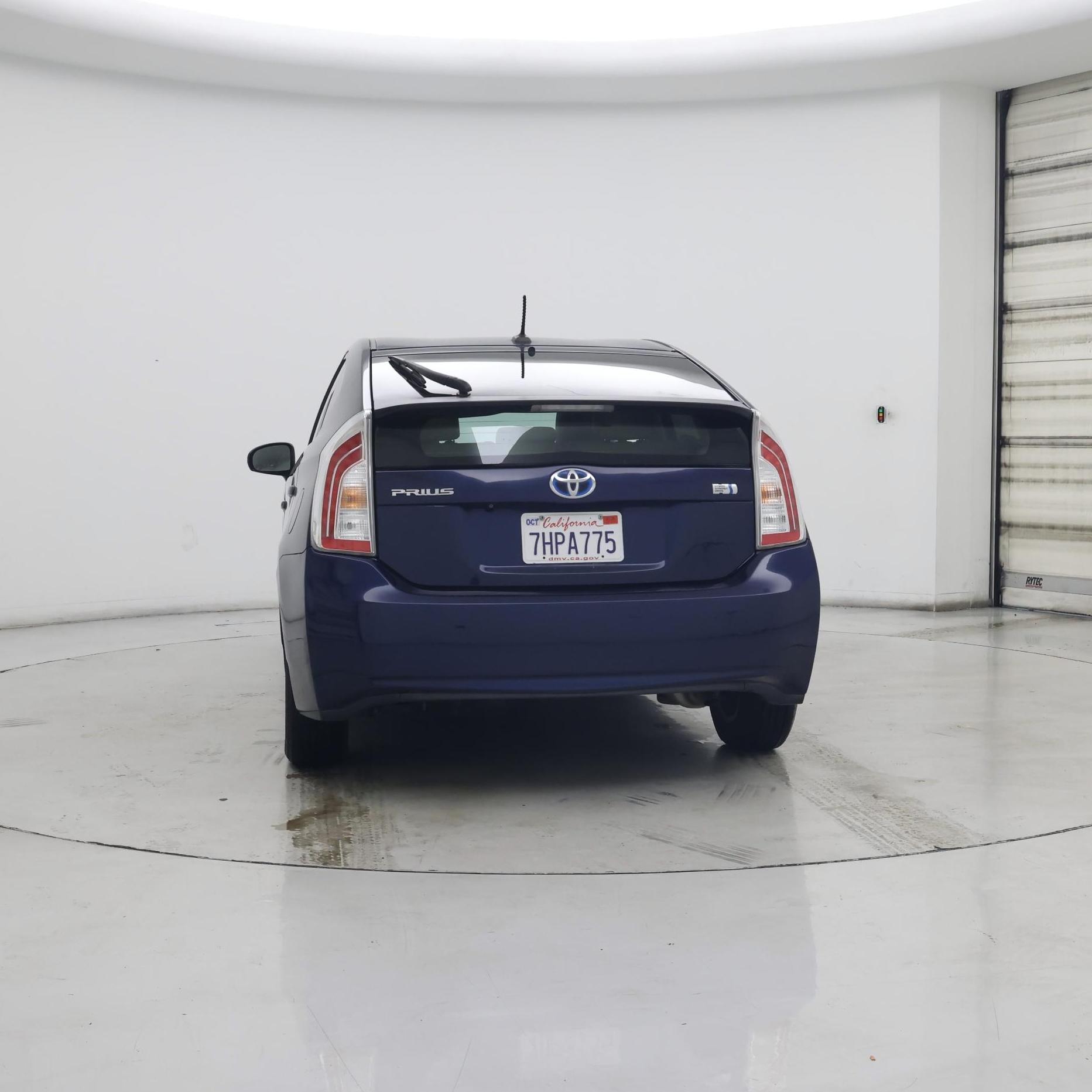 Thumbnail: 2015 Toyota Prius - 6