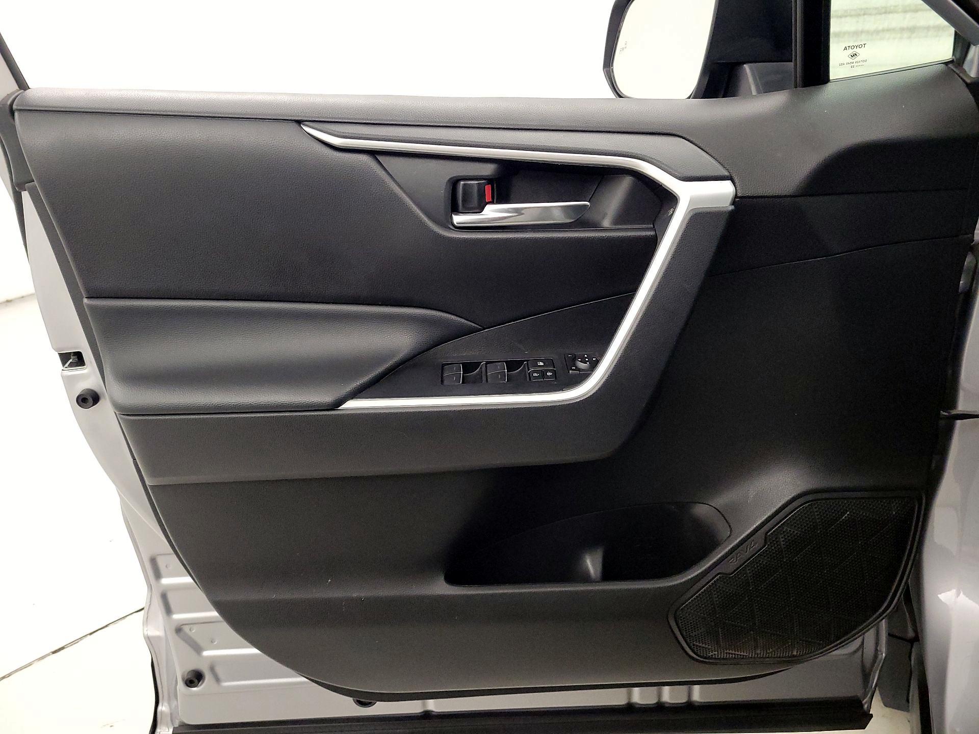 Thumbnail: 2022 Toyota RAV4 - 12