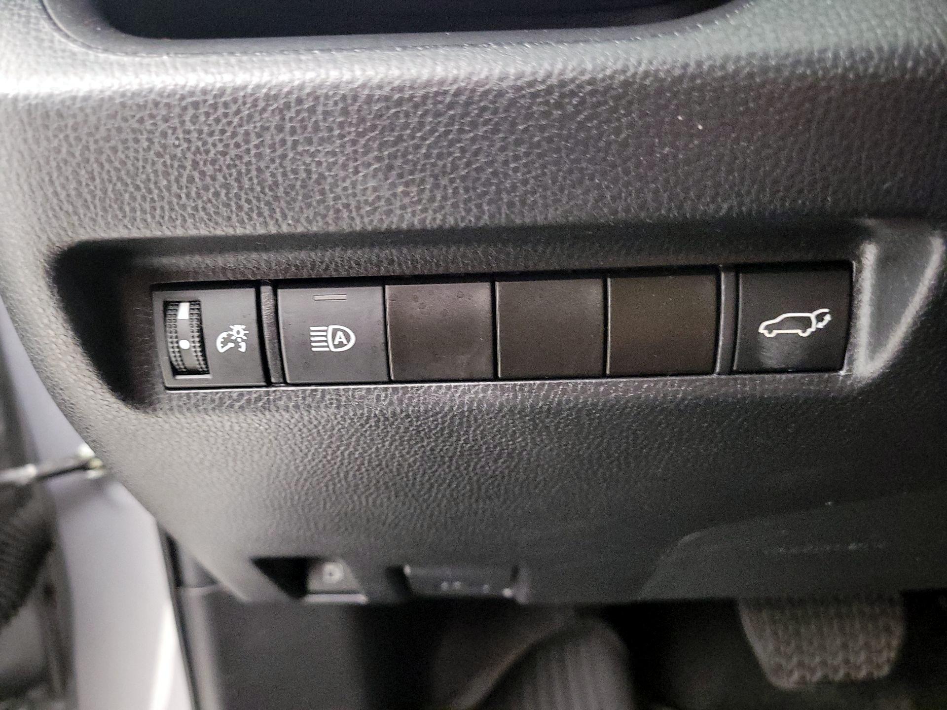 Thumbnail: 2022 Toyota RAV4 - 13