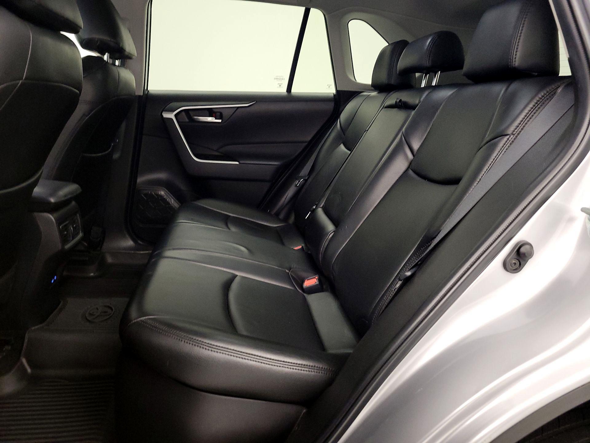 Thumbnail: 2022 Toyota RAV4 - 18