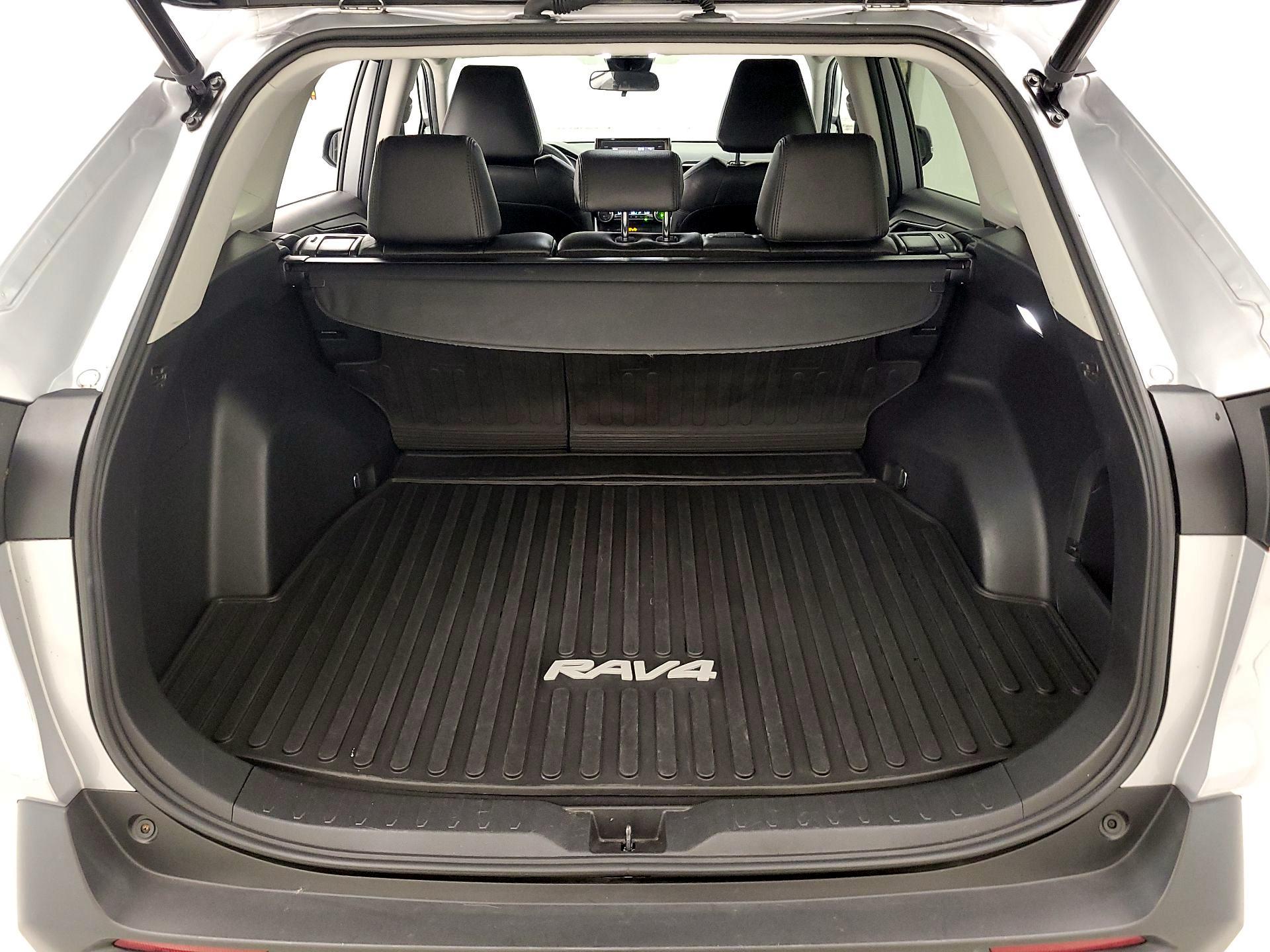 Thumbnail: 2022 Toyota RAV4 - 19