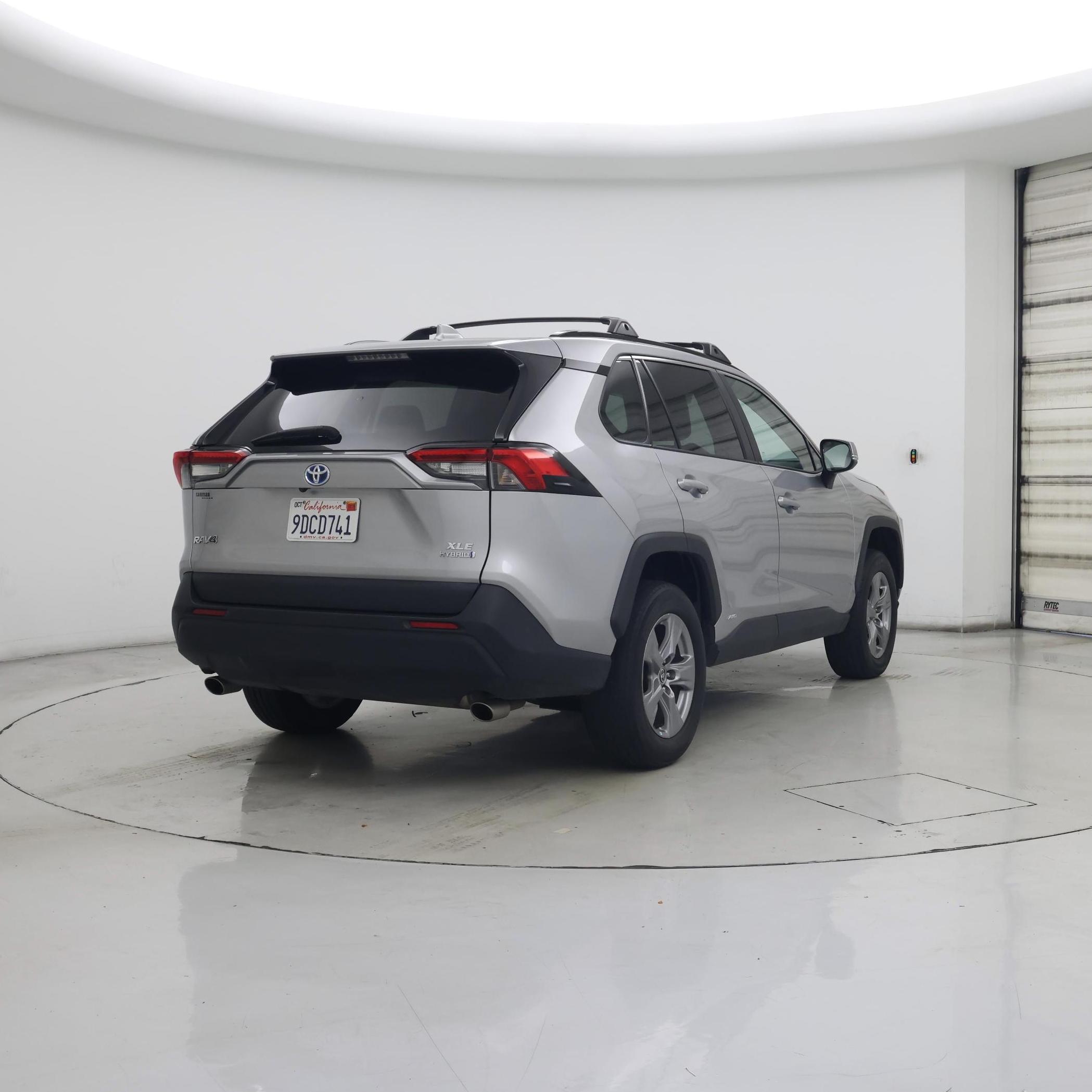 Thumbnail: 2022 Toyota RAV4 - 8