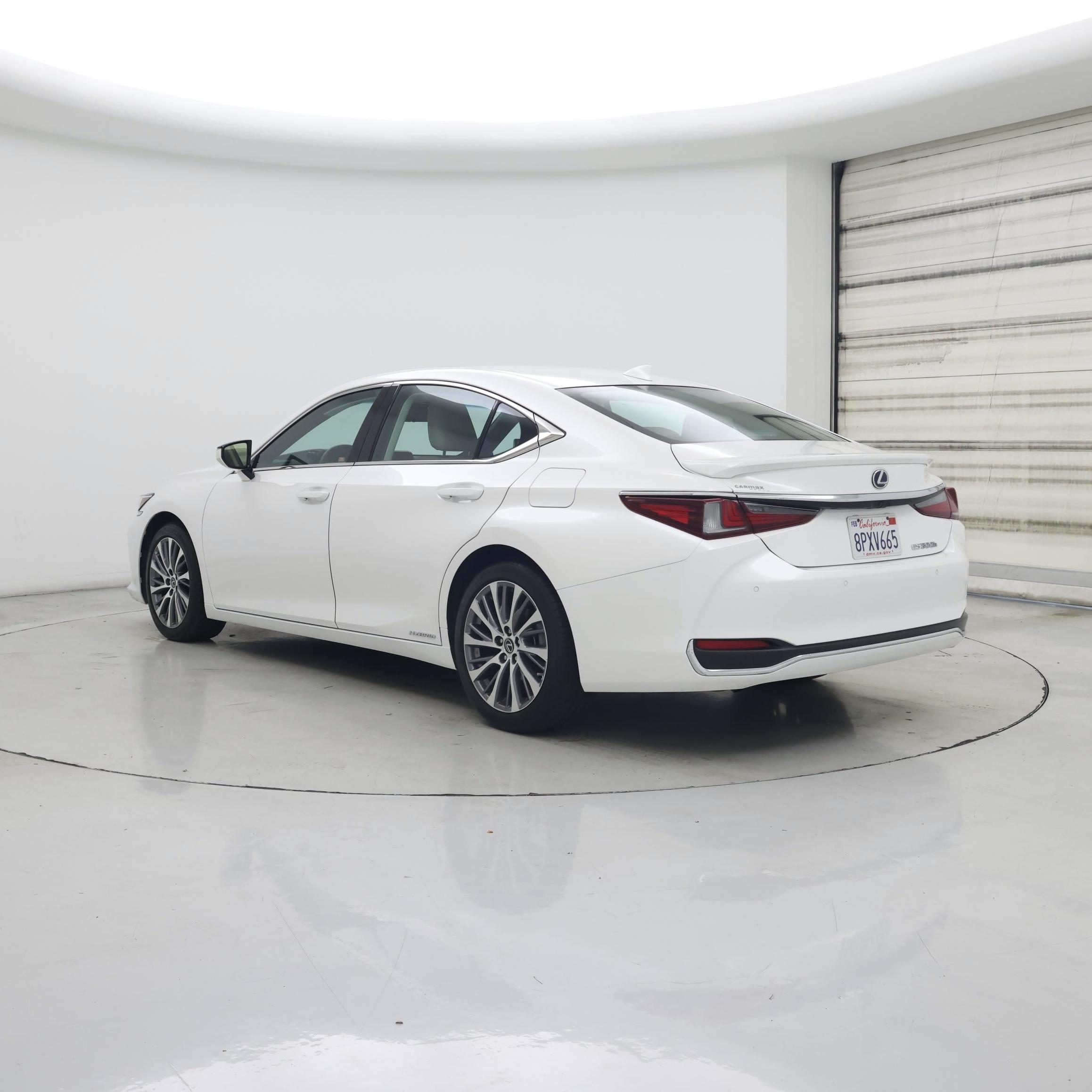 Thumbnail: 2020 Lexus ES - 2