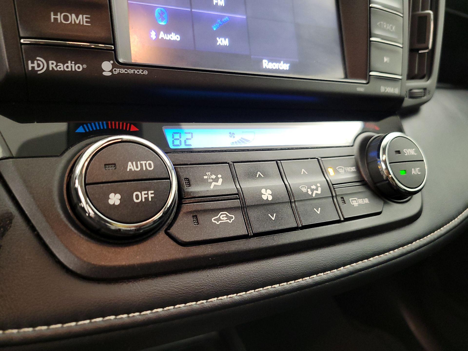 Thumbnail: 2018 Toyota RAV4 - 15