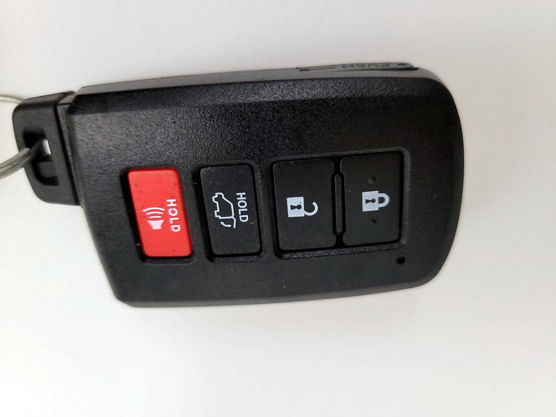 Thumbnail: 2018 Toyota RAV4 - 20