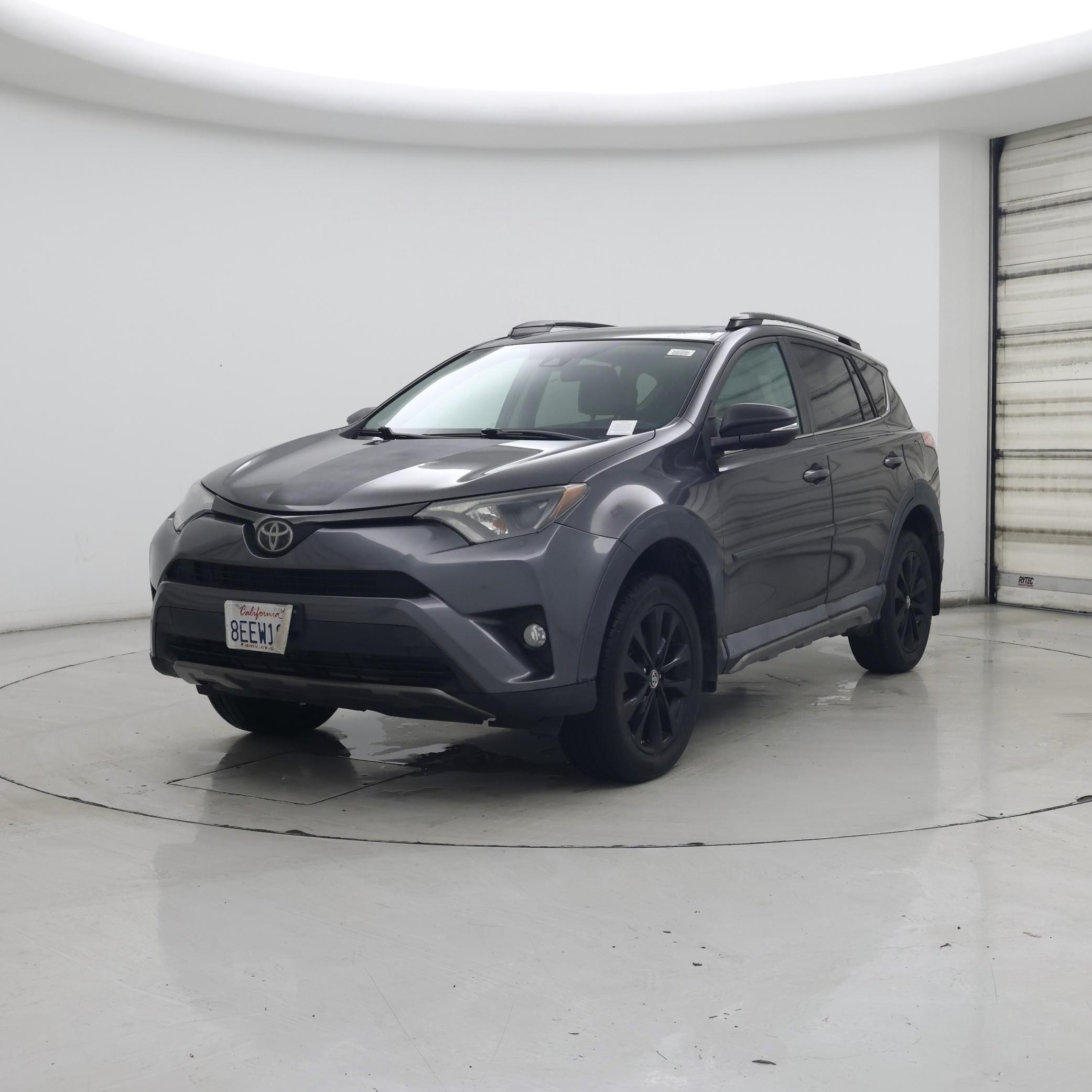 Thumbnail: 2018 Toyota RAV4 - 4