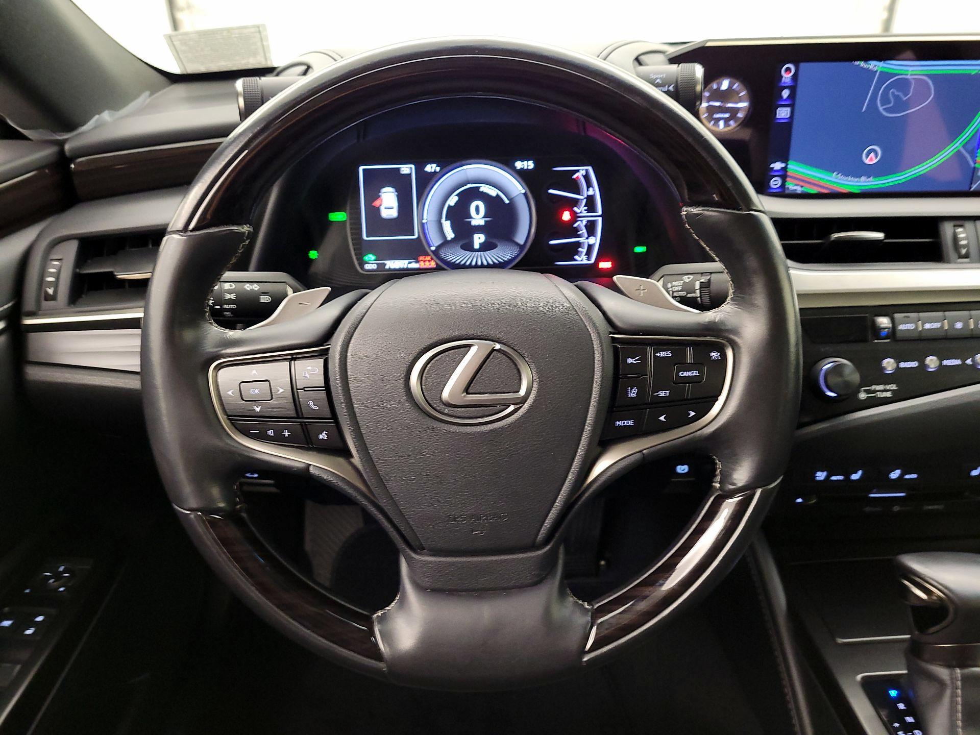 Thumbnail: 2019 Lexus ES - 10