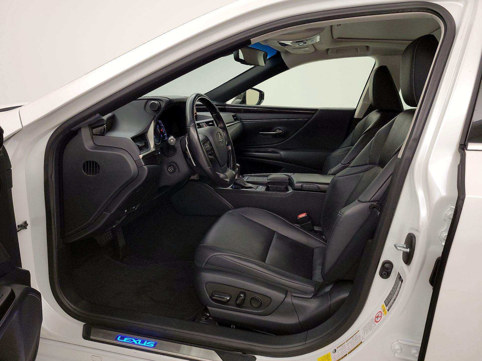 Thumbnail: 2019 Lexus ES - 11