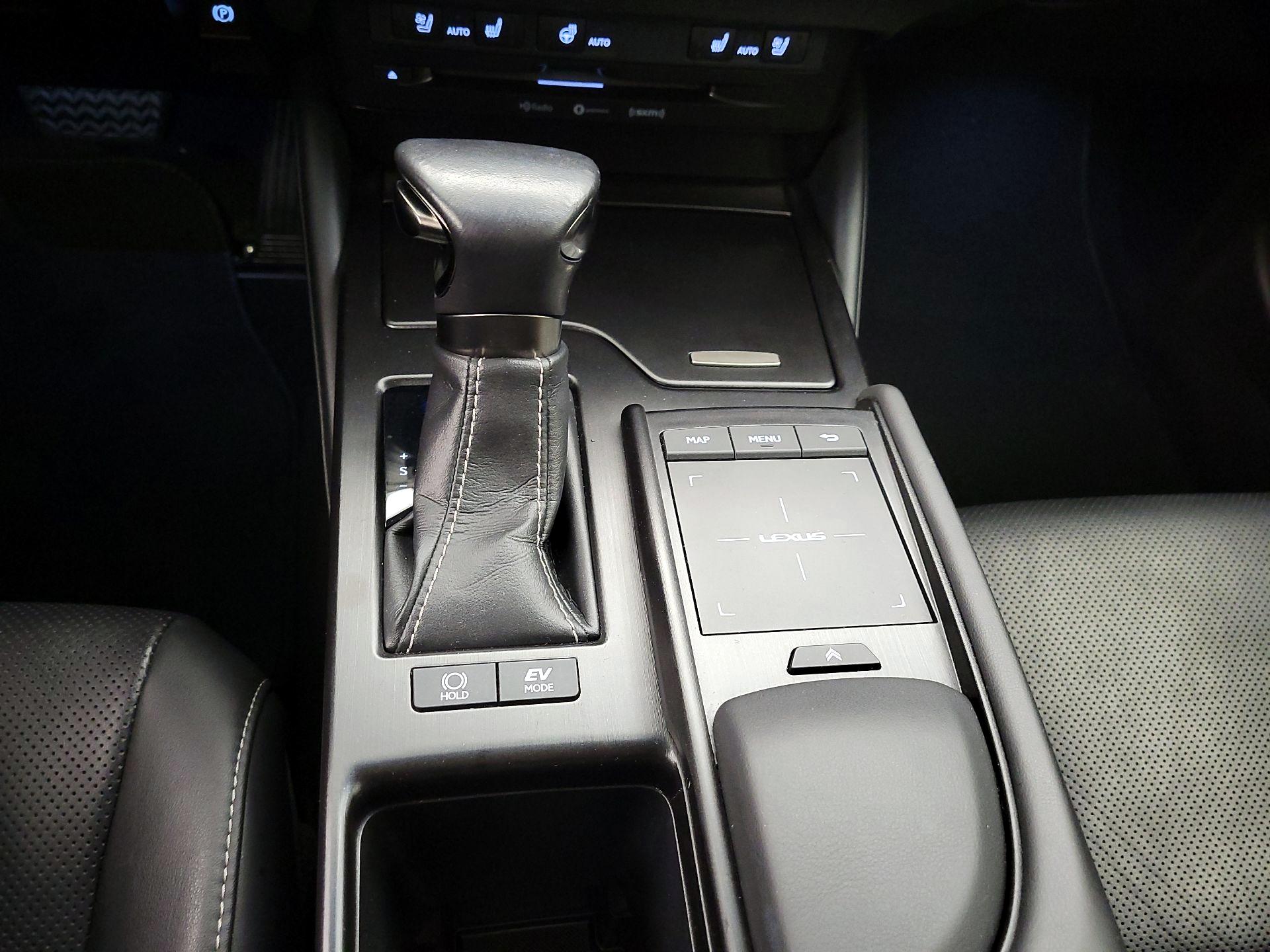 Thumbnail: 2019 Lexus ES - 17