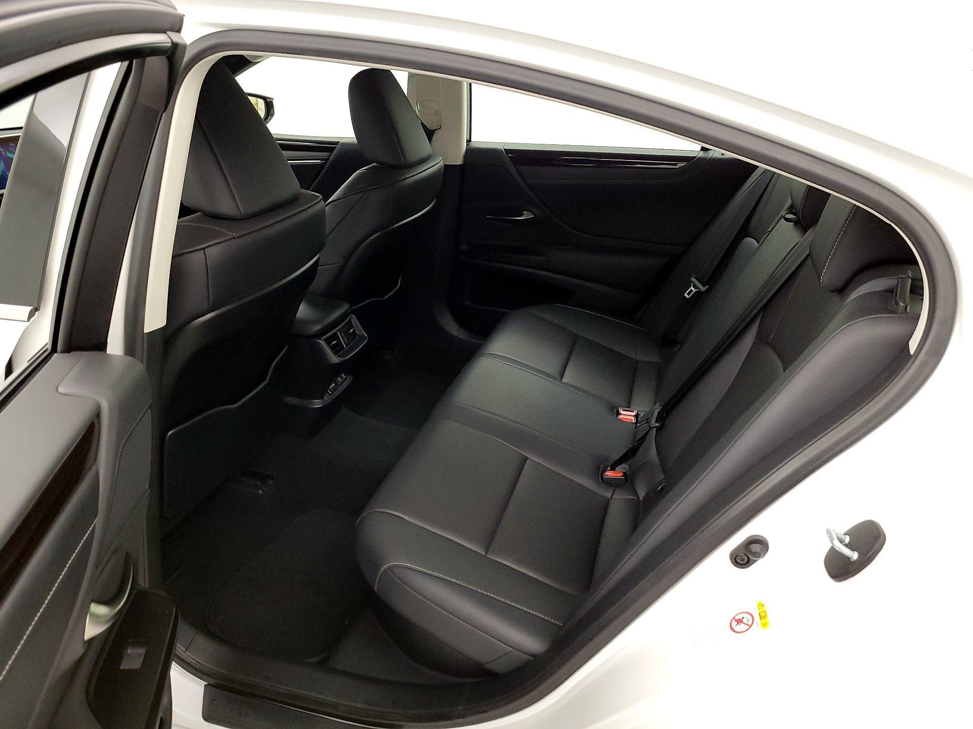 Thumbnail: 2019 Lexus ES - 20