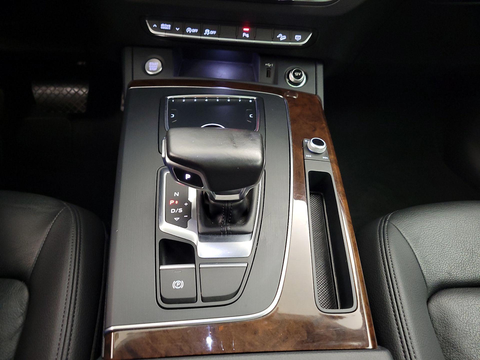 Thumbnail: 2018 Audi Q5 - 18