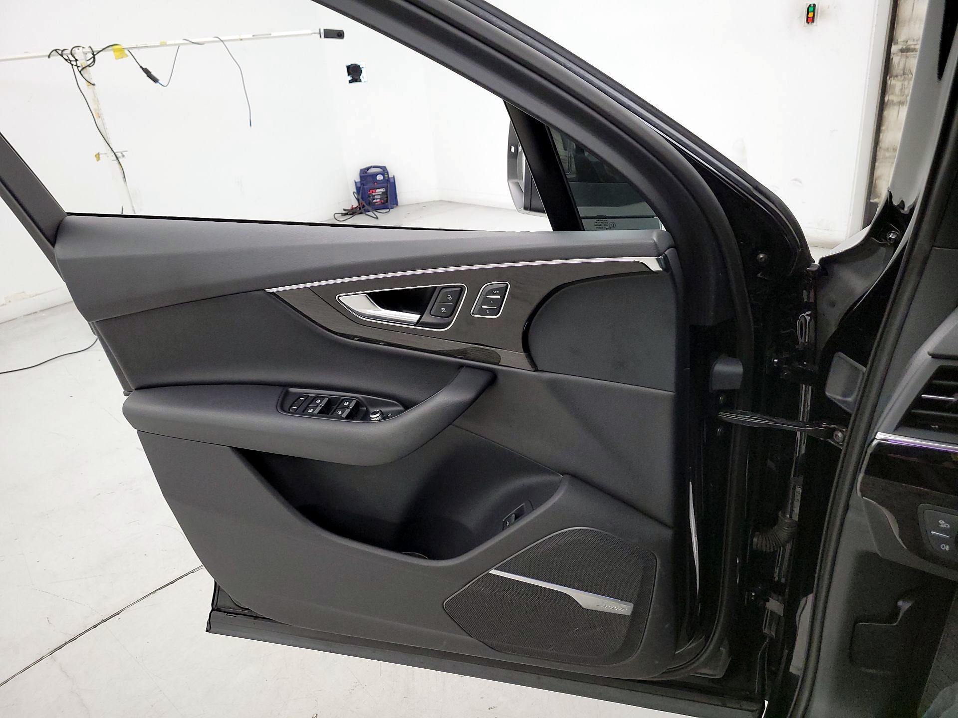 Thumbnail: 2018 Audi Q7 - 12