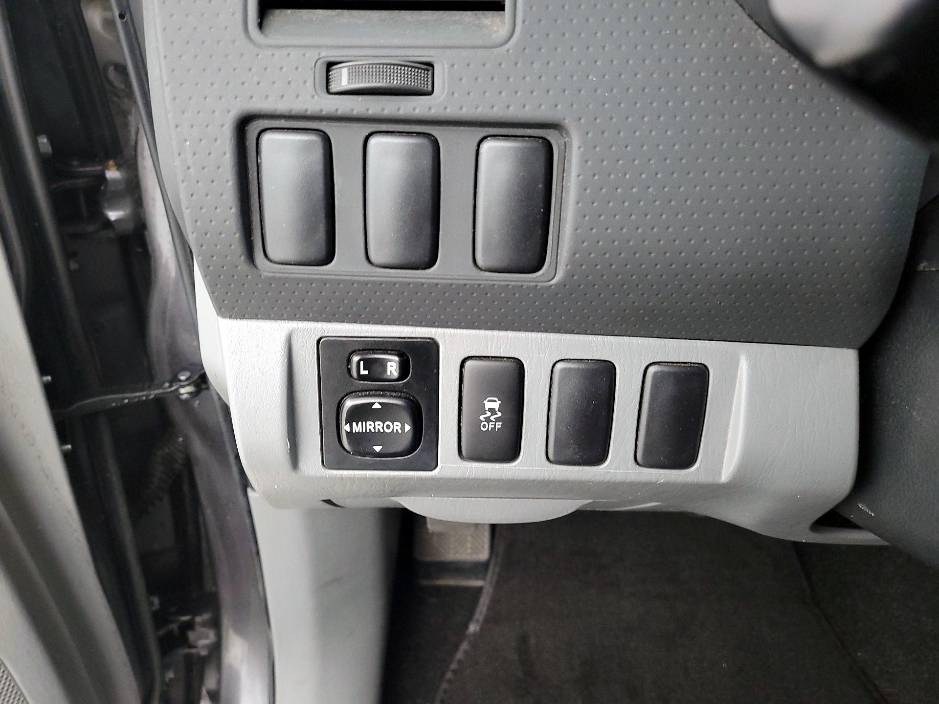 Thumbnail: 2014 Toyota Tacoma - 13