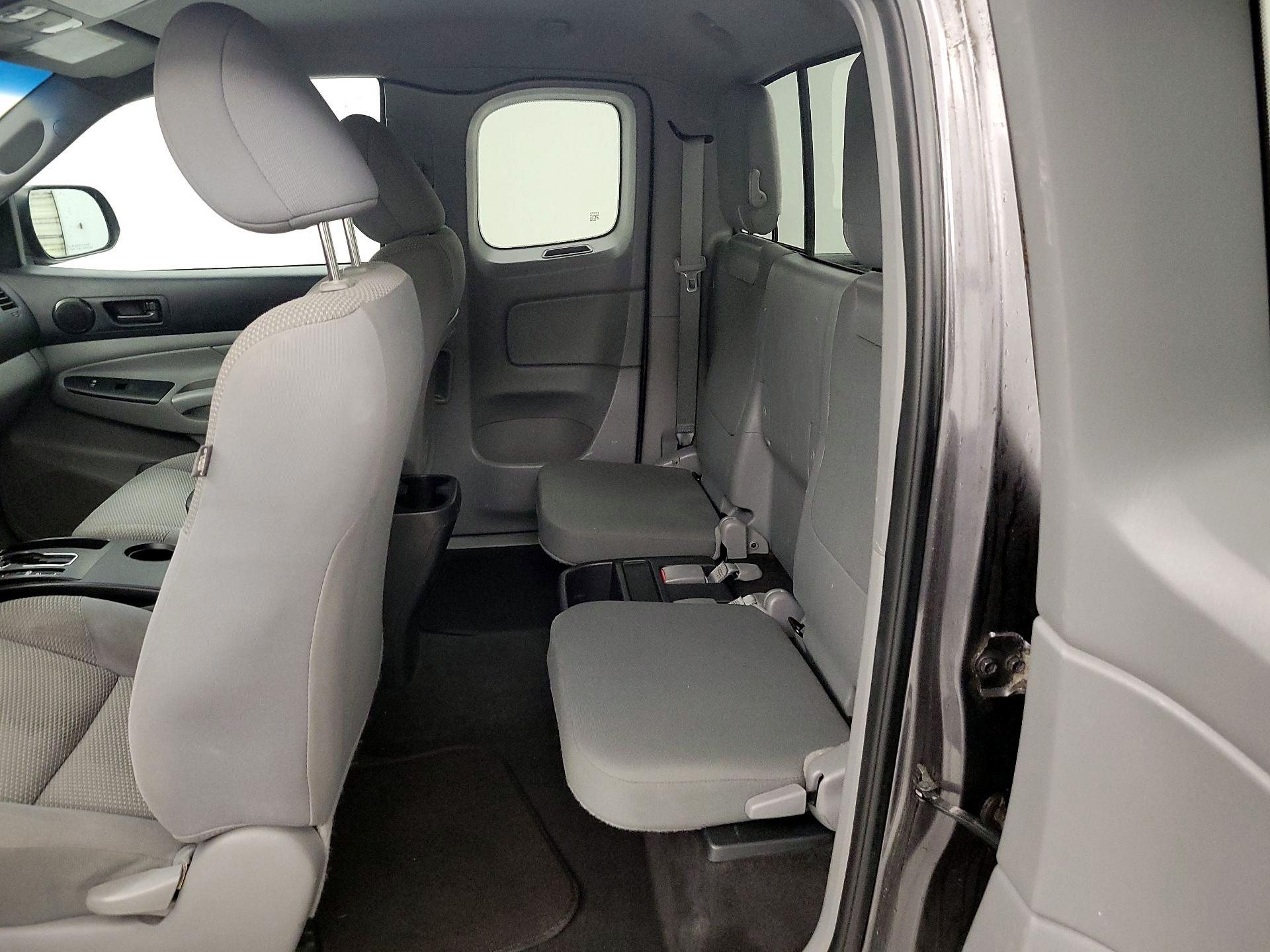 Thumbnail: 2014 Toyota Tacoma - 18