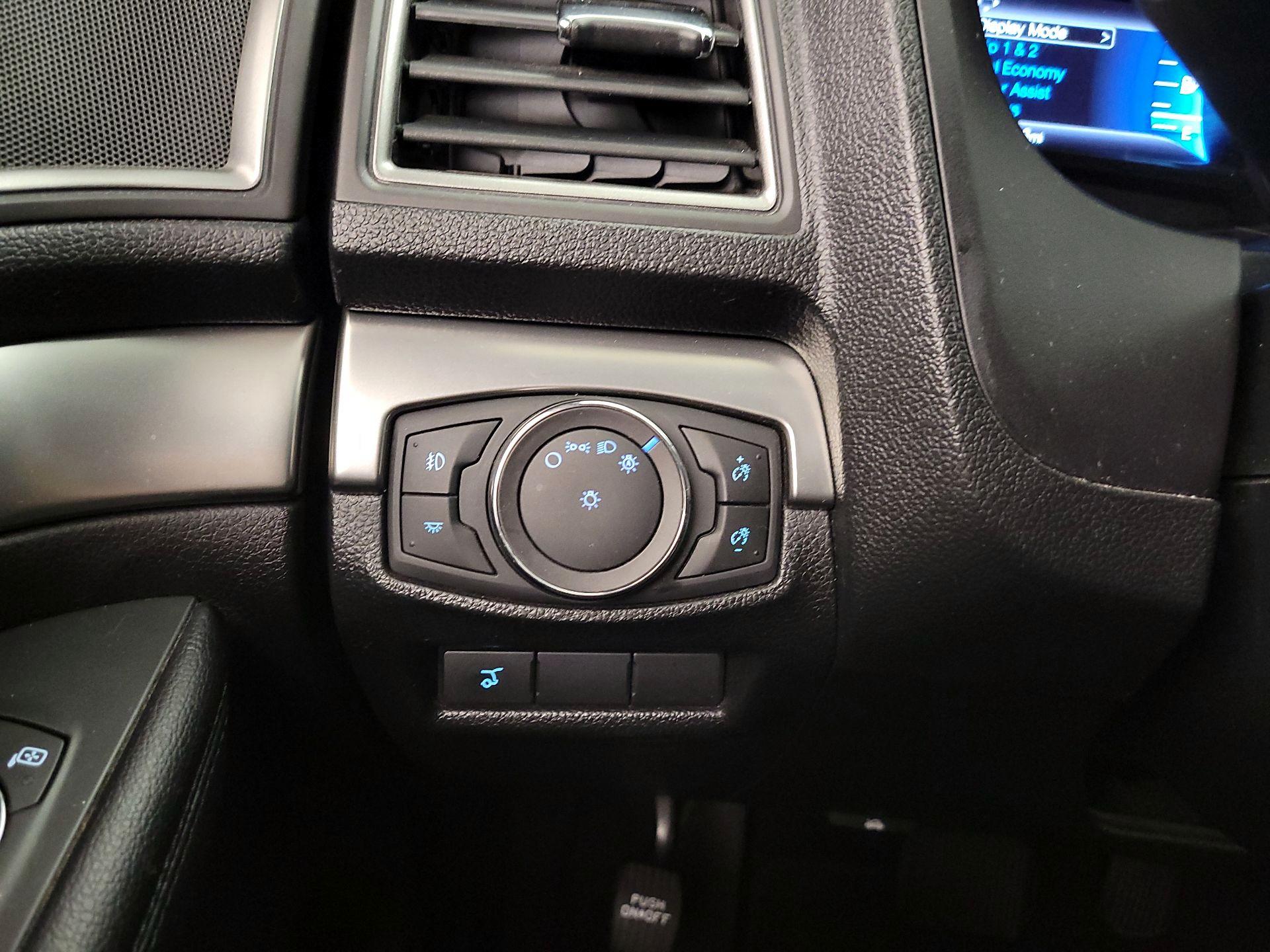 Thumbnail: 2018 Ford Explorer - 13