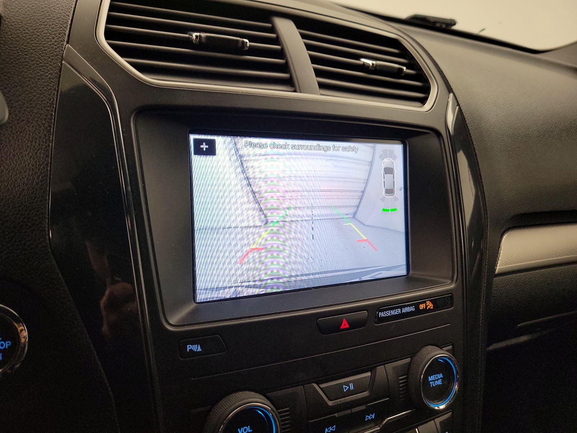 Thumbnail: 2018 Ford Explorer - 14