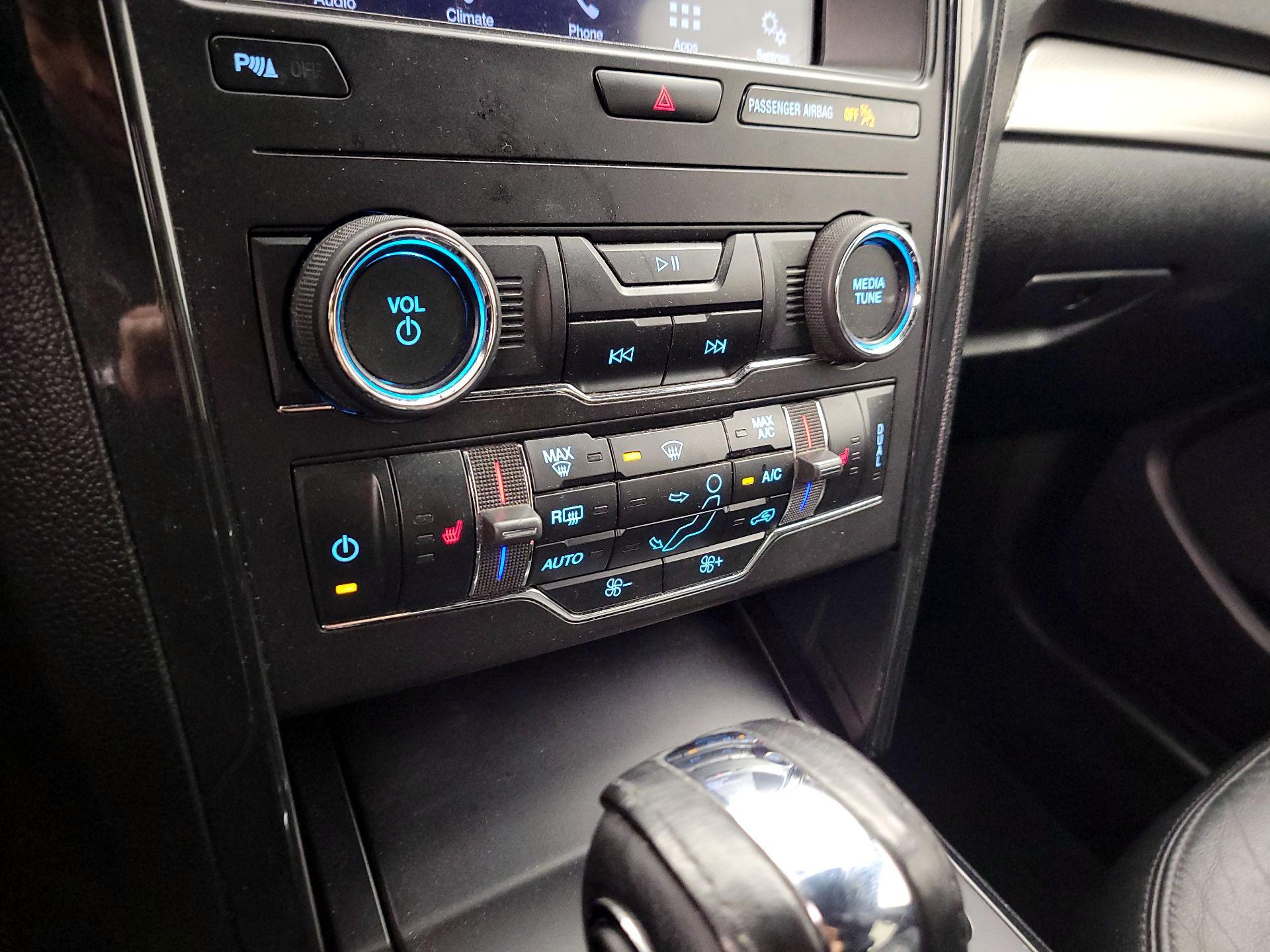 Thumbnail: 2018 Ford Explorer - 16