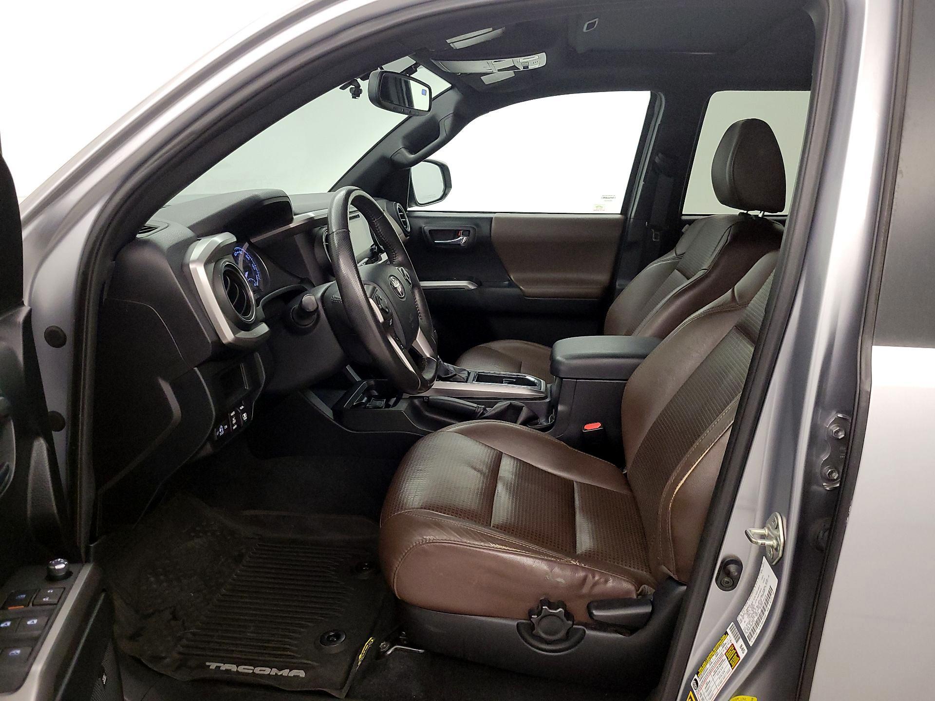 Thumbnail: 2017 Toyota Tacoma - 11