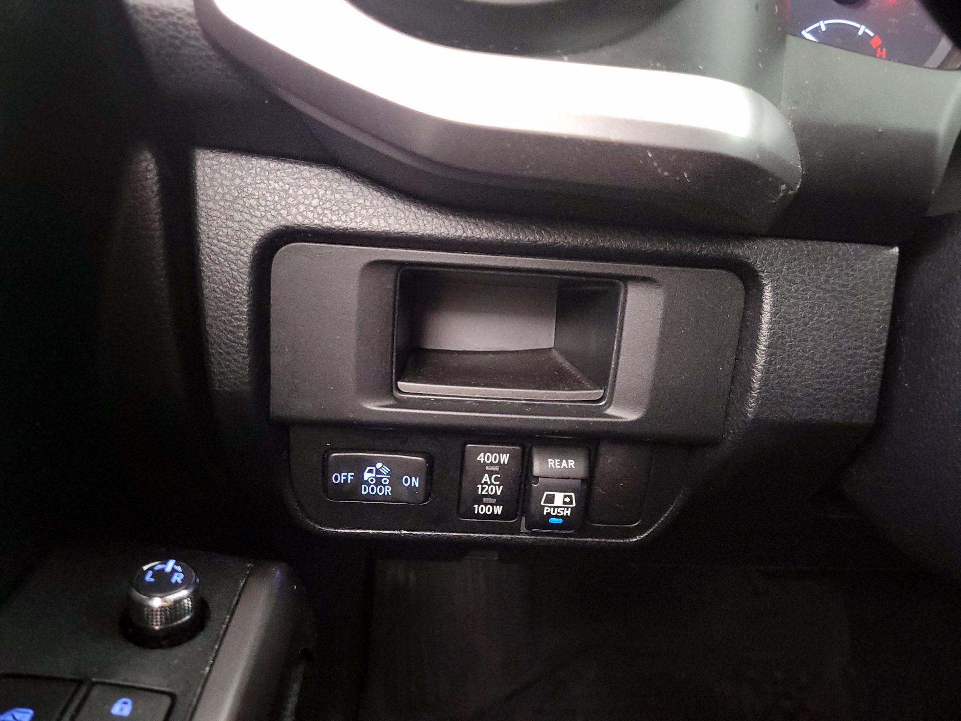 Thumbnail: 2017 Toyota Tacoma - 13