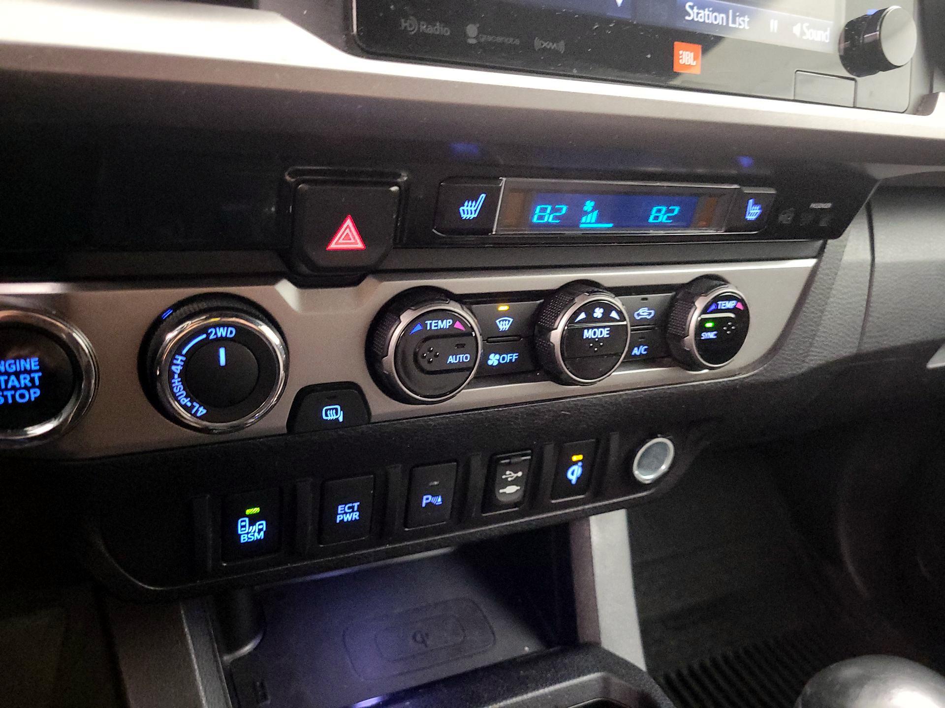 Thumbnail: 2017 Toyota Tacoma - 16