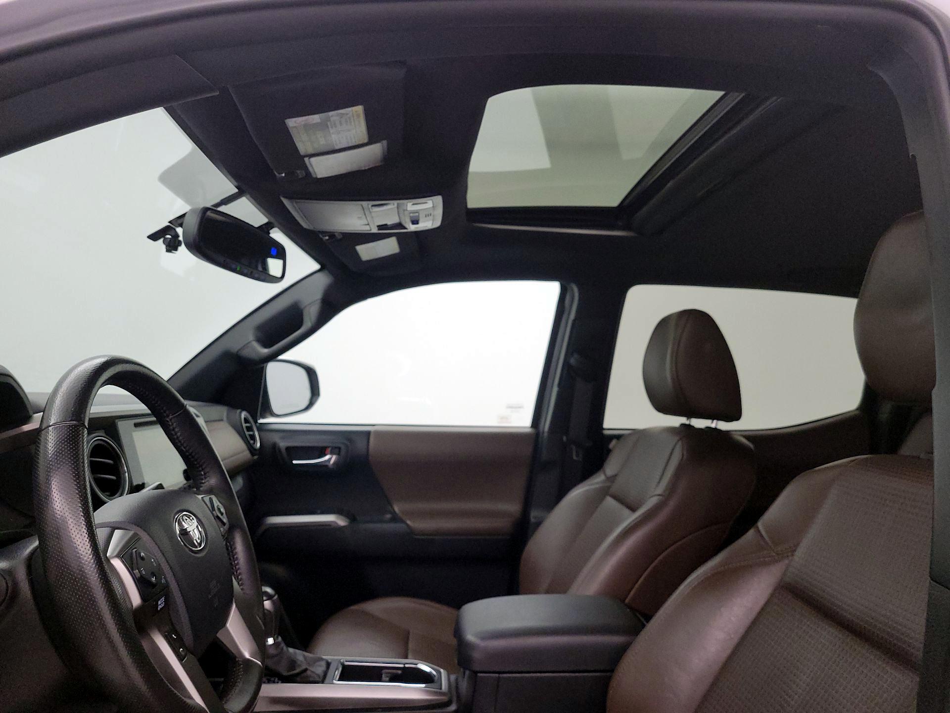 Thumbnail: 2017 Toyota Tacoma - 19