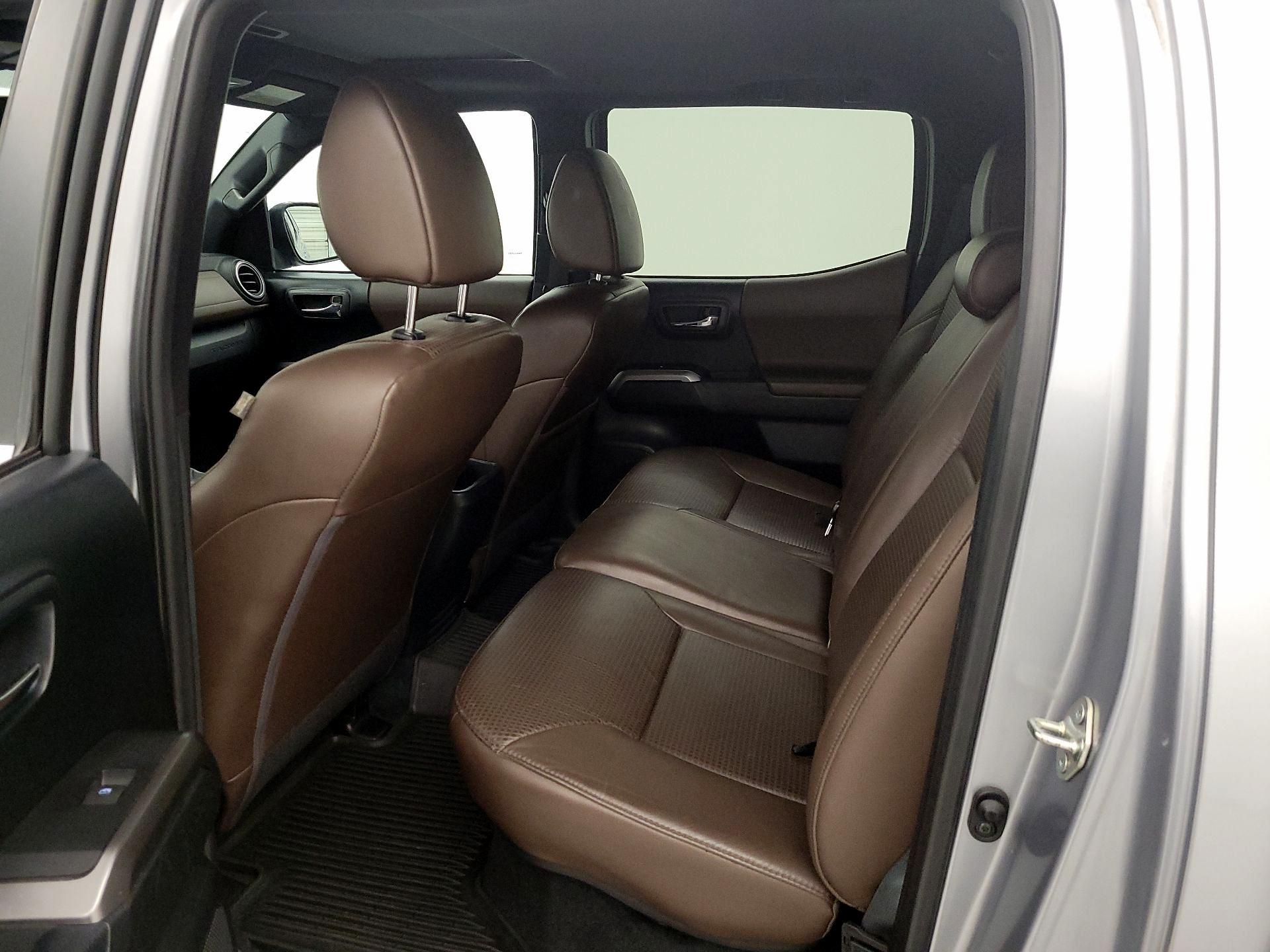 Thumbnail: 2017 Toyota Tacoma - 20