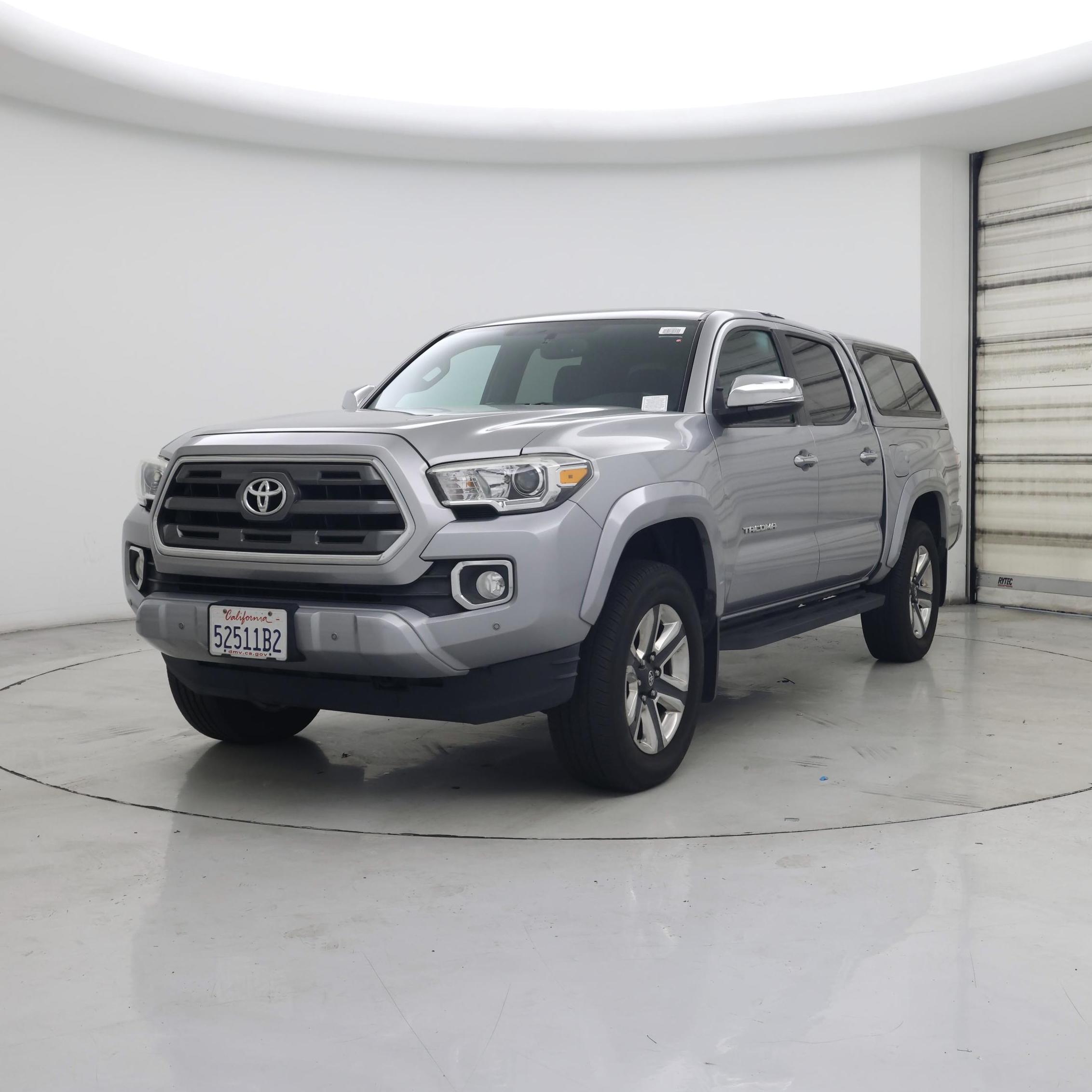 Thumbnail: 2017 Toyota Tacoma - 4