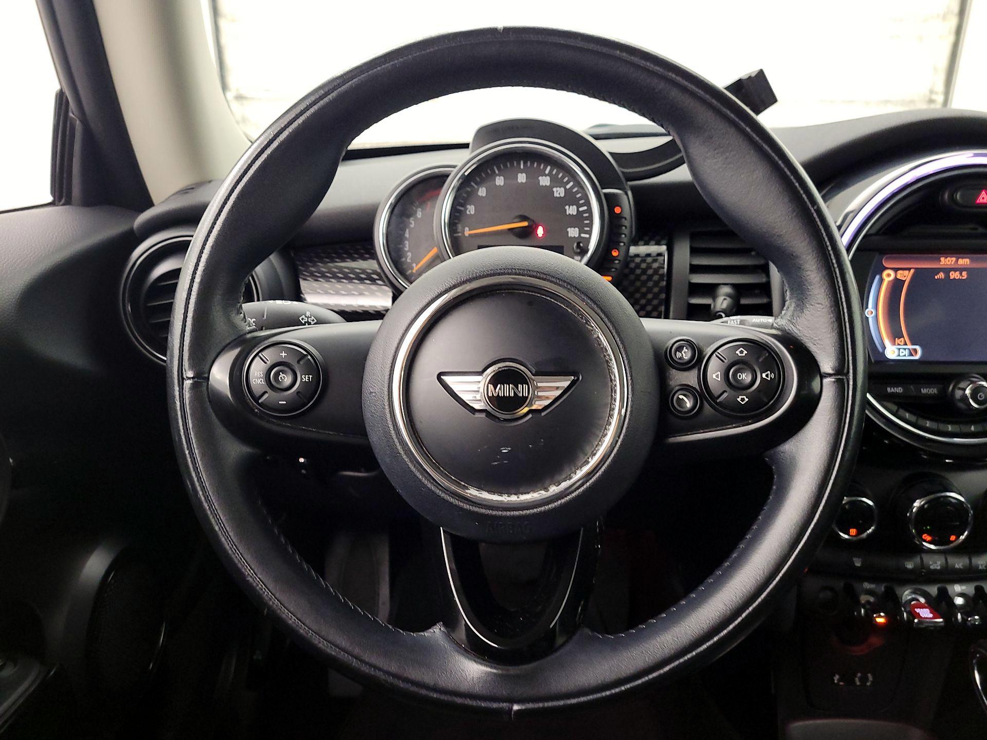 Thumbnail: 2016 MINI Cooper Hardtop - 10