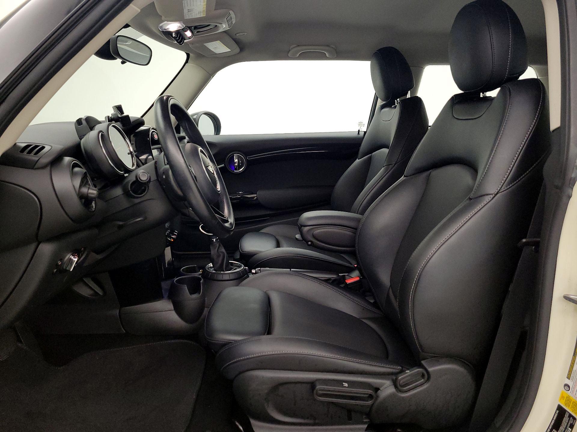 Thumbnail: 2016 MINI Cooper Hardtop - 11