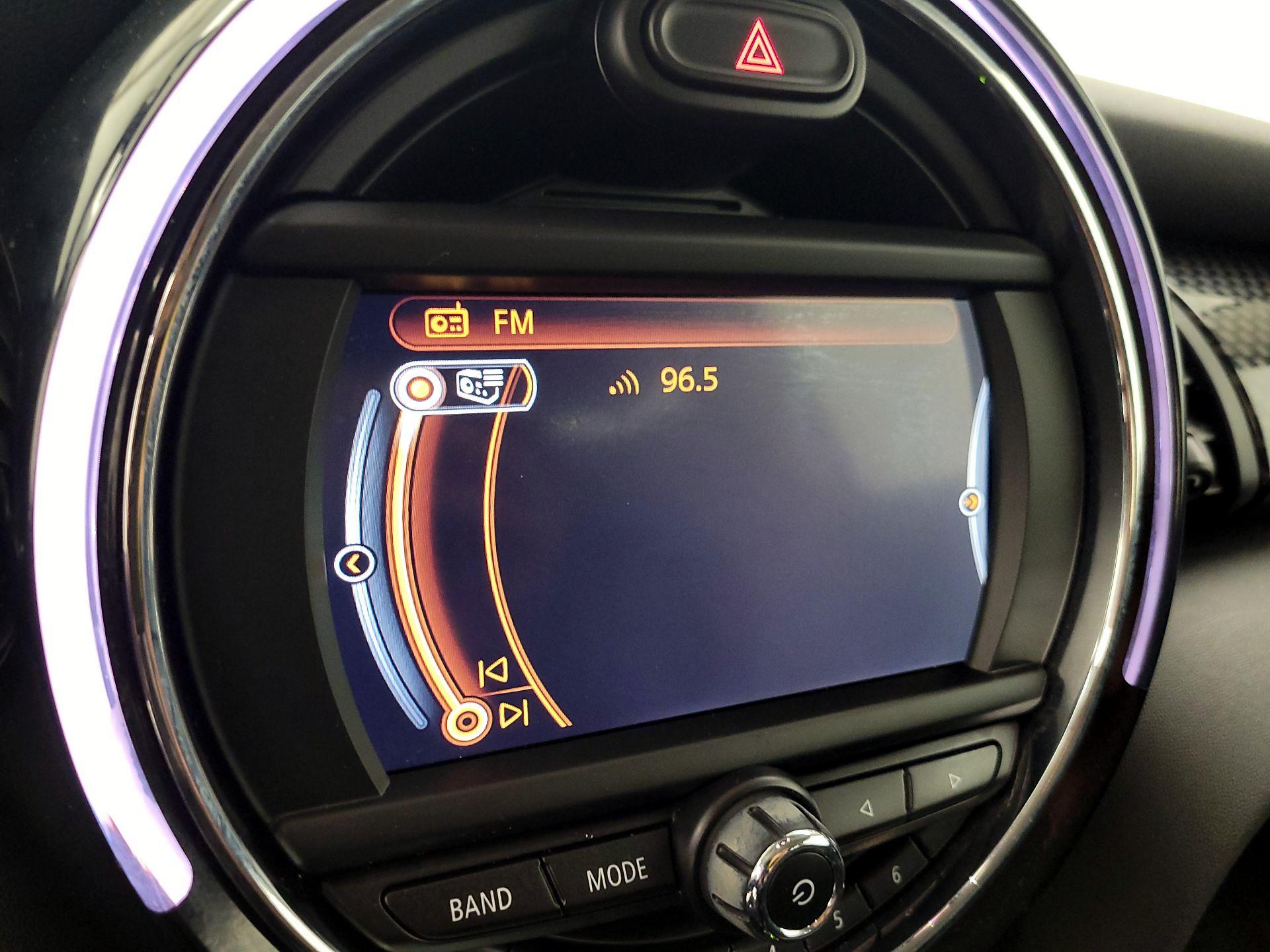 Thumbnail: 2016 MINI Cooper Hardtop - 15