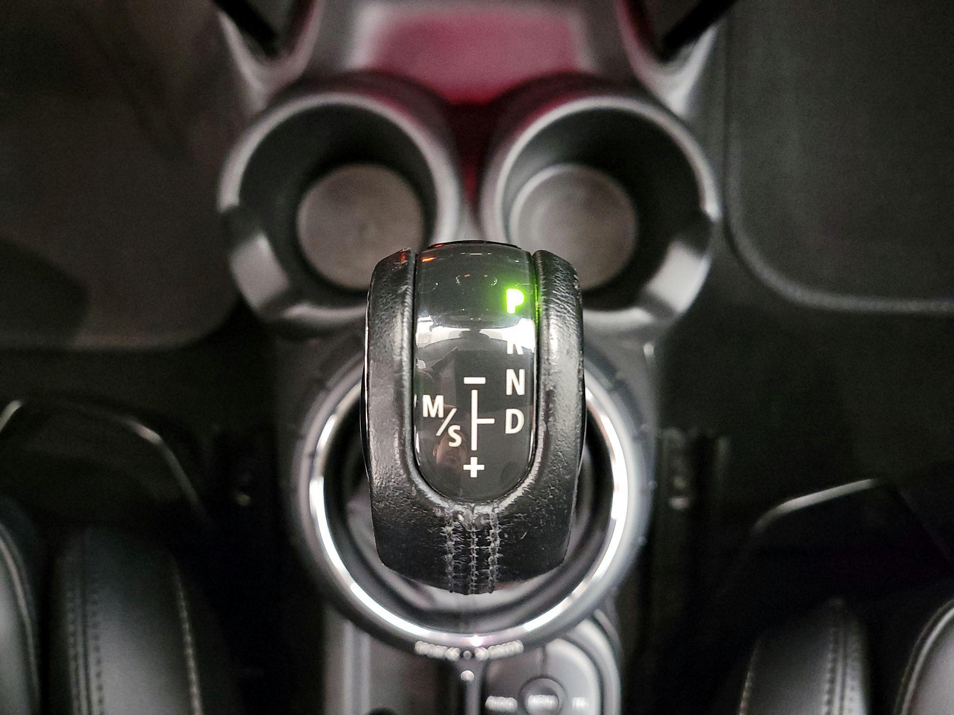 Thumbnail: 2016 MINI Cooper Hardtop - 17